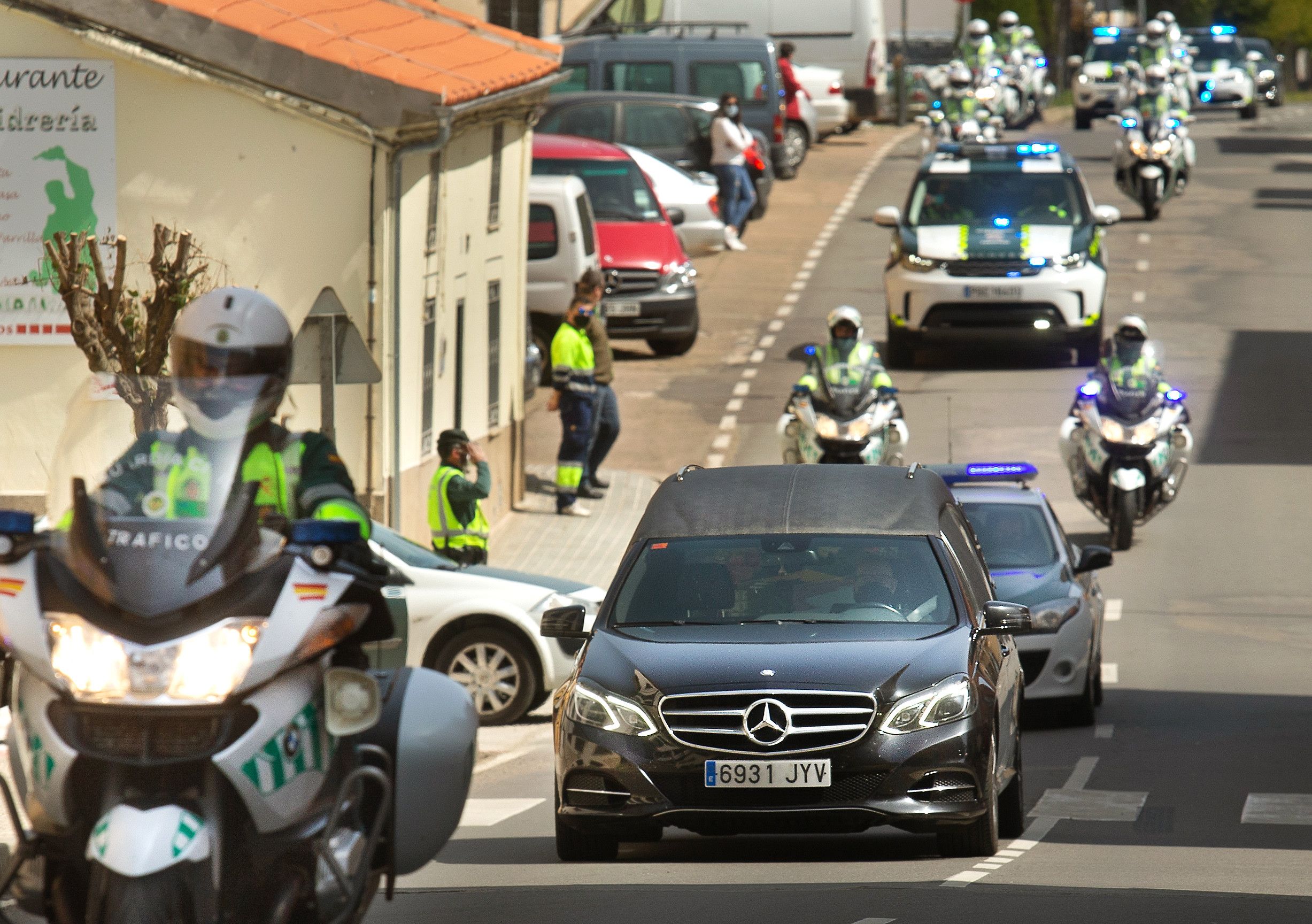 Luto en Ciudad Rodrigo por el guardia civil fallecido en accidente de moto en Sancti Spíritus; sus compañeros le han escoltado en su último viaje