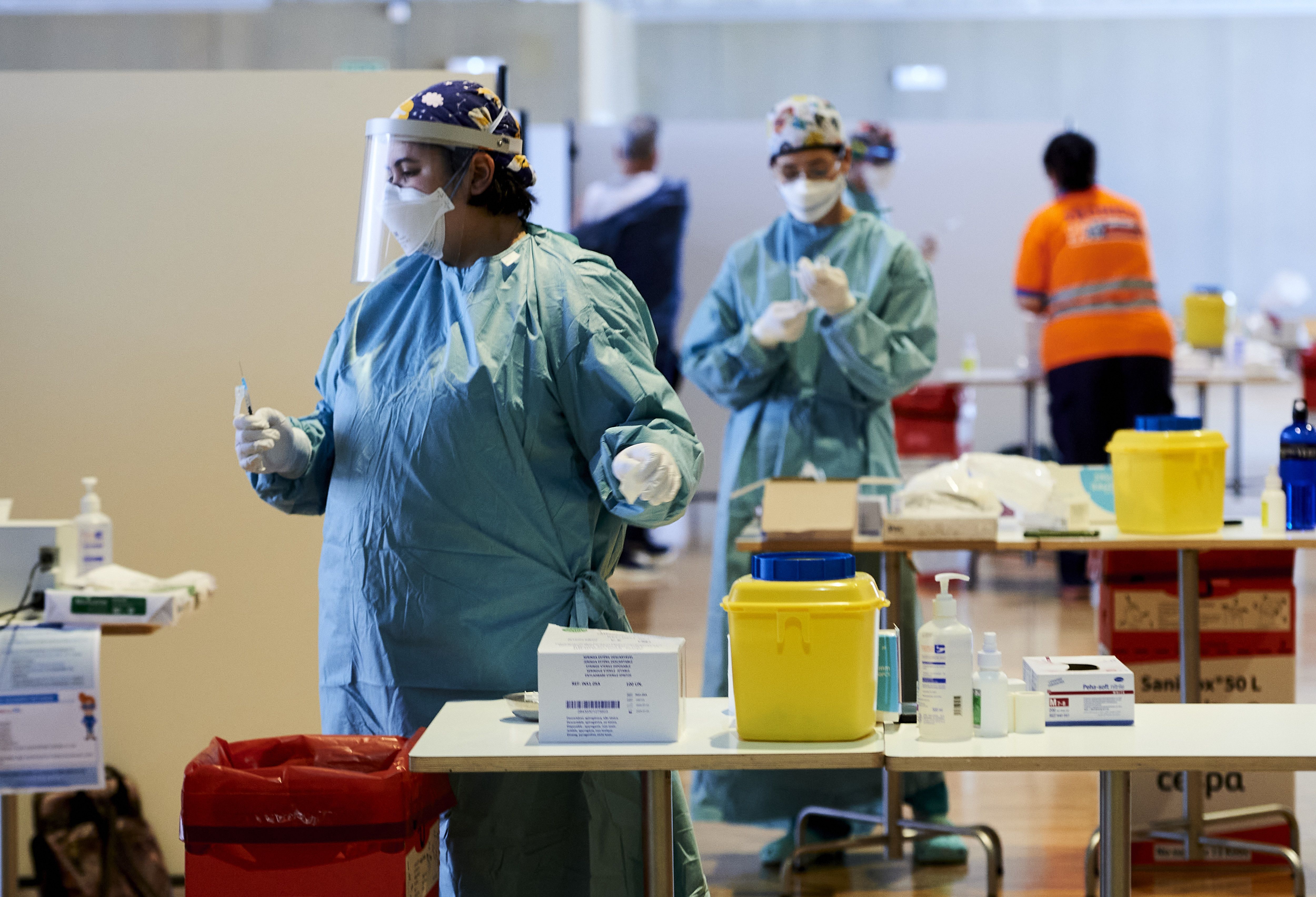 Sanidad notifica 9.571 nuevos casos y 157 muertes desde el jueves, con la incidencia bajando a 151