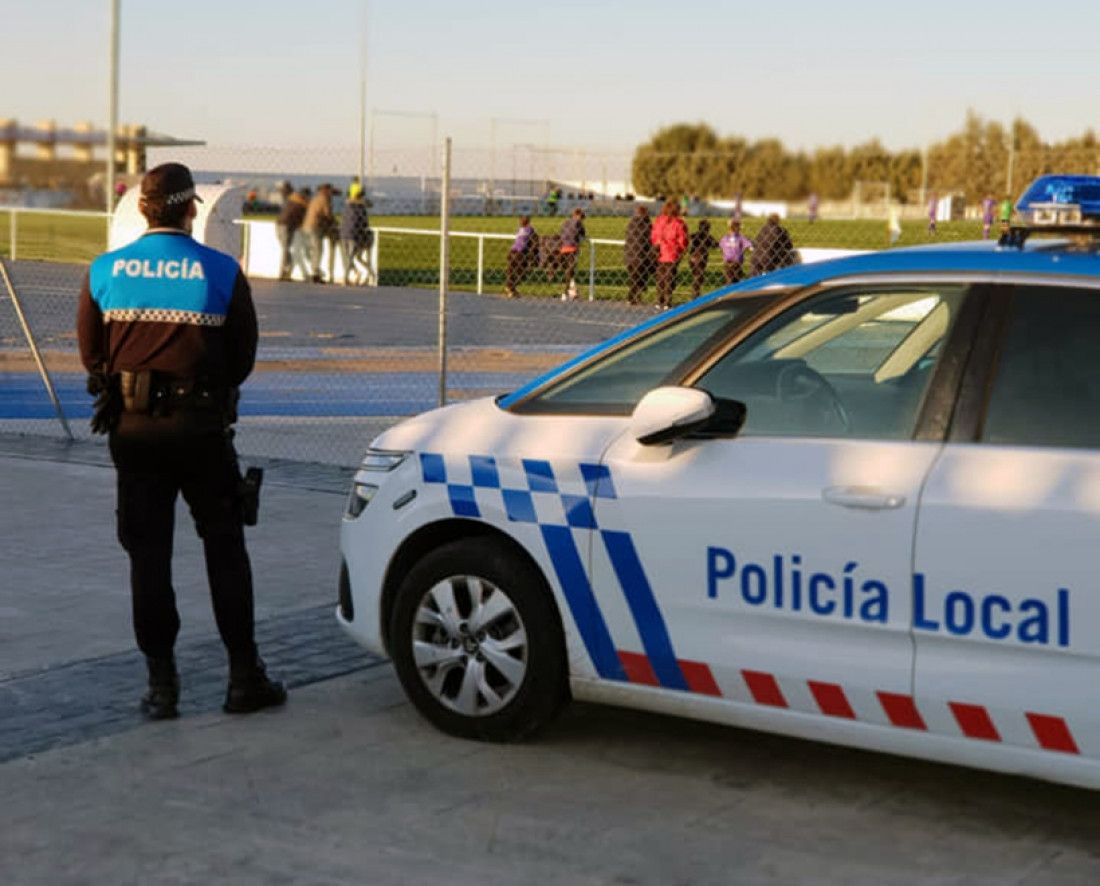 La Policía Local de Peñaranda interviene en tres fiestas ilegales en viviendas y en dos peñas