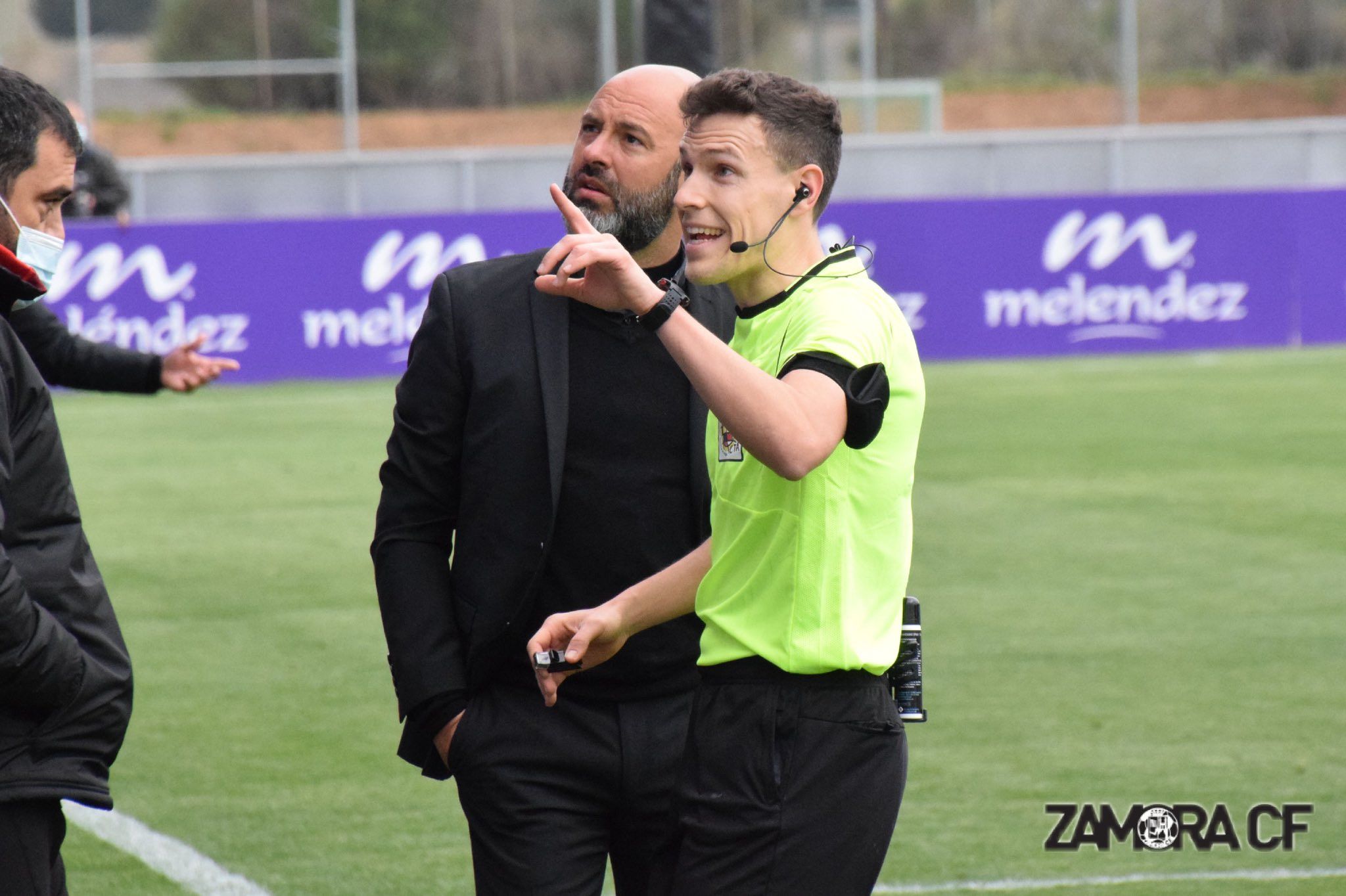 El árbitro del Valladolid B - Zamora refleja graves insultos de Coque y Juanan: "¡Eres un sinvergüenza! ¡Eres un hijo de p***!"