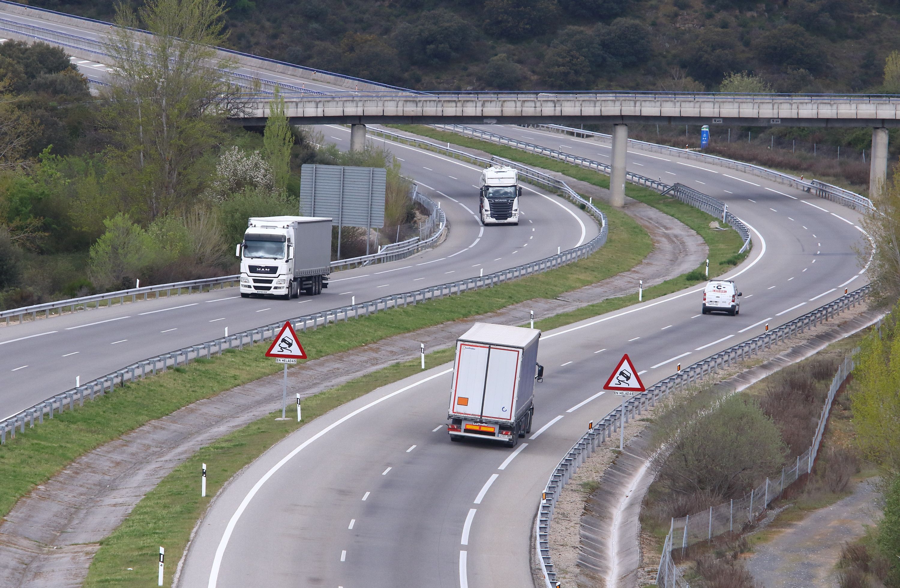 La propuesta del Gobierno para cobrar en las autovías: 6 euros a Zamora, 7 al límite con Cáceres y casi 10 a Portugal