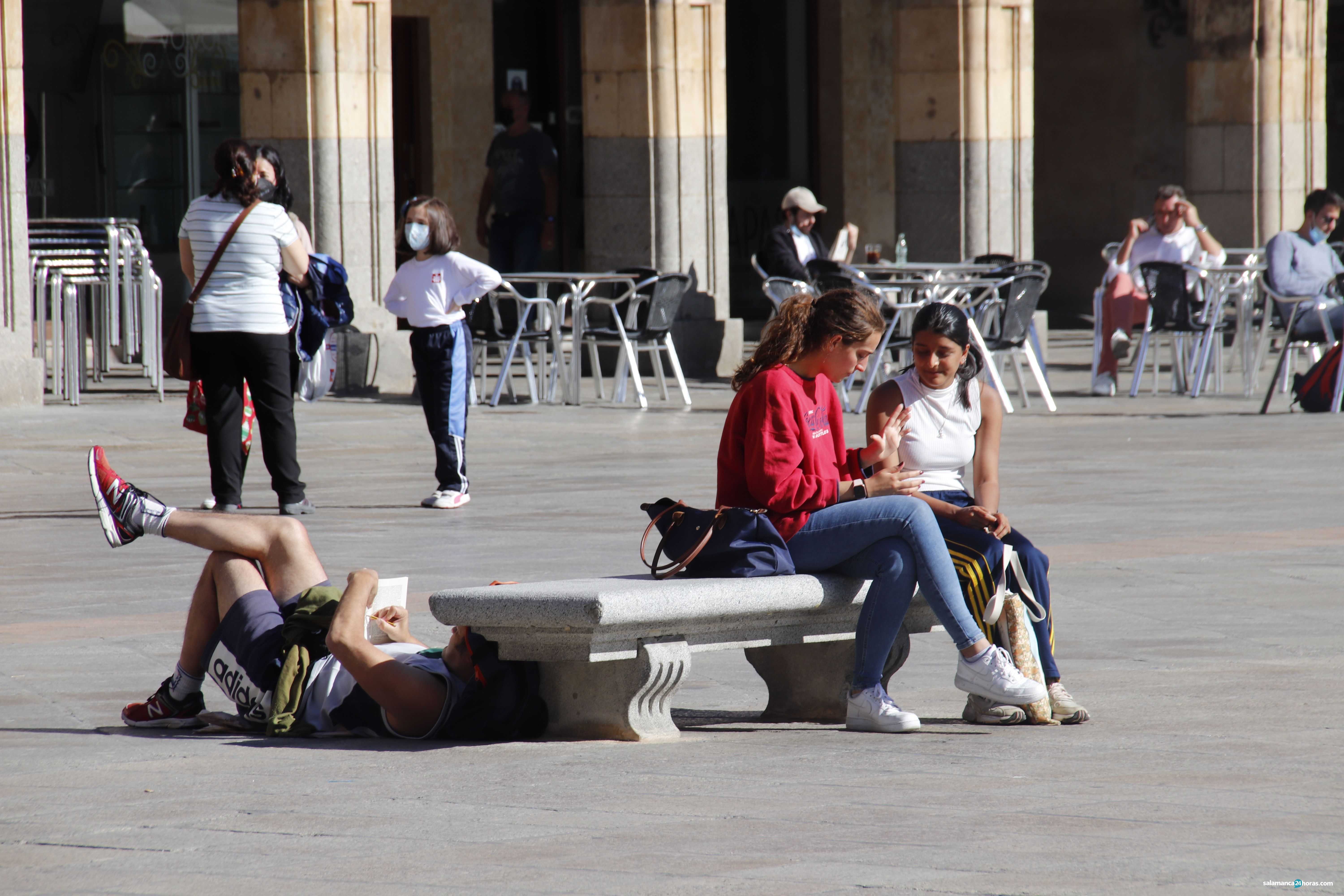 Salamanca continúa hacia la nueva normalidad con un nuevo descenso de los casos de coronavirus este viernes: 12 positivos y sin muertes en el Hospital