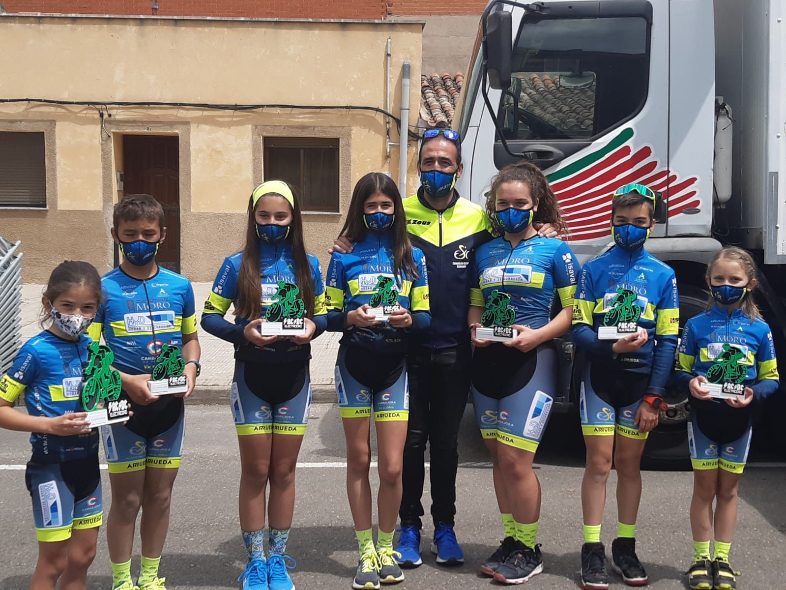 Un oro, cuatro platas y dos bronces para Escuela de Ciclismo Salmantina en Zamora