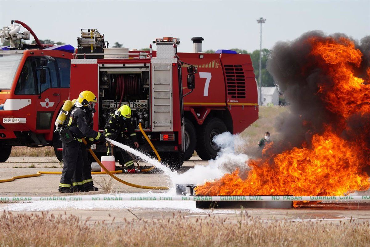 Simulacro de accidente aéreo en la base de Matacán