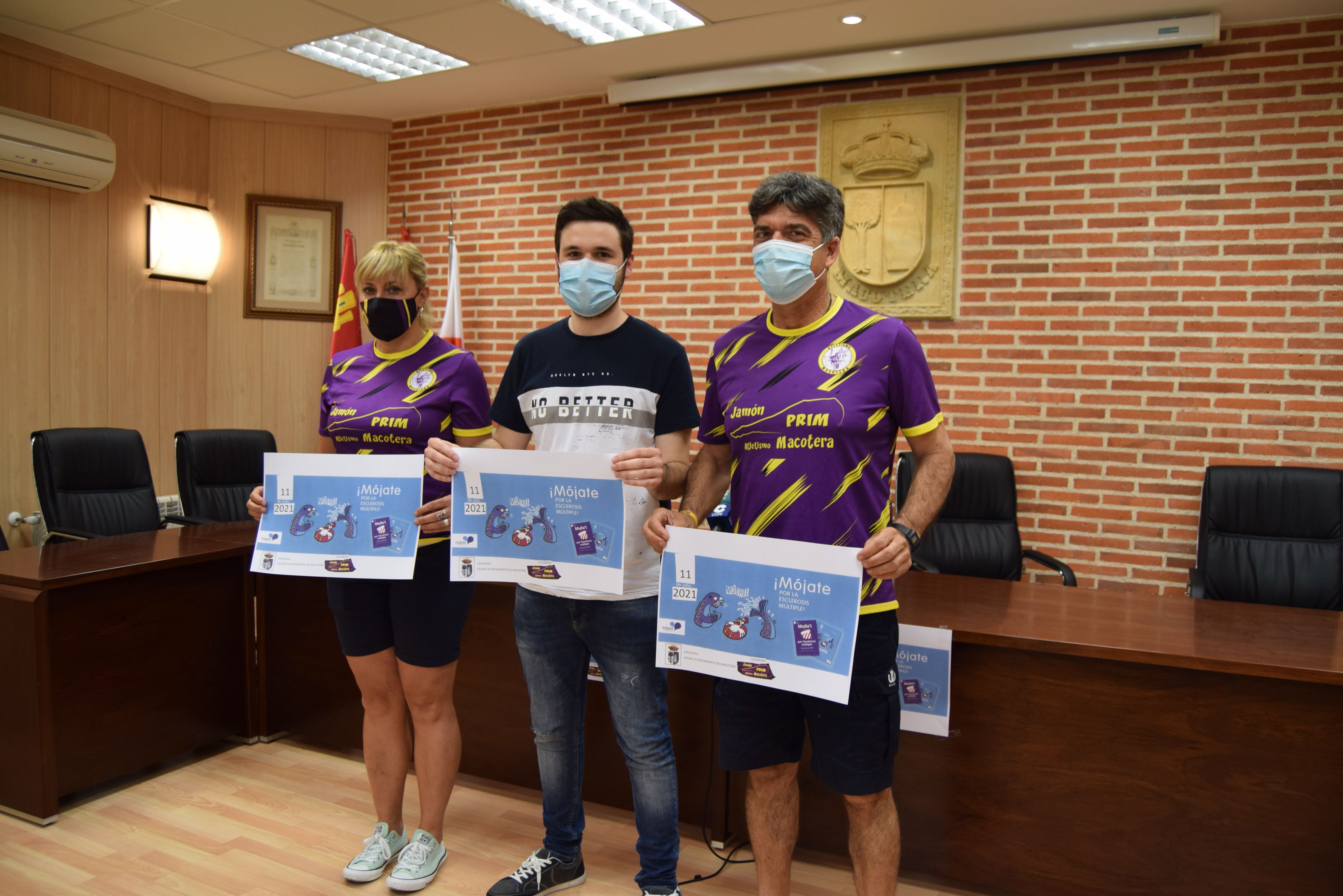 El Ayuntamiento de Macotera y el Club de atletismo Macotera se unen a la campaña Mójate a favor de la Esclerosis Múltiple