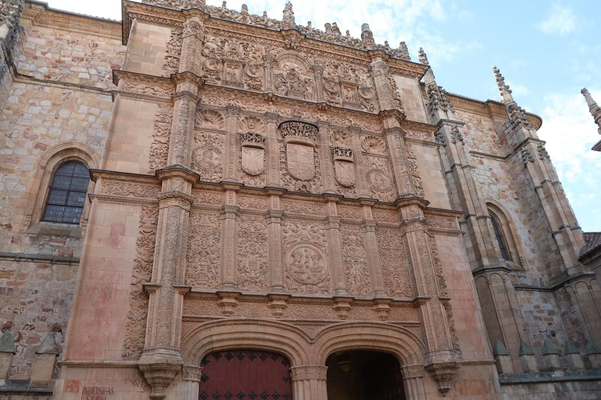 Fachada de la Universidad