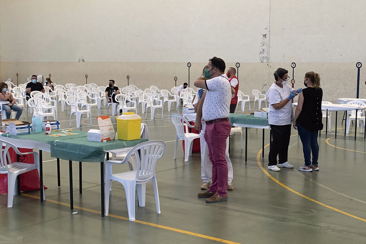 En torno a 450 personas se han vacunado este jueves en el pabellón cubierto de Peñaranda