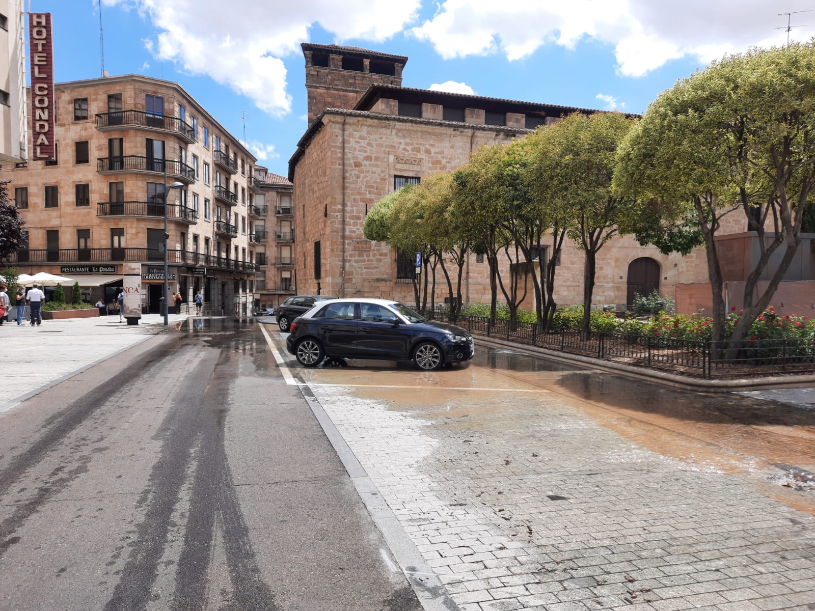 Reventón en la plaza de Santa Eulalia de Salamanca