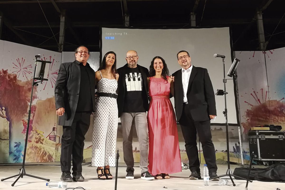 El grupo Vocalis tras la actuación en el parque de la Huerta de Peñaranda