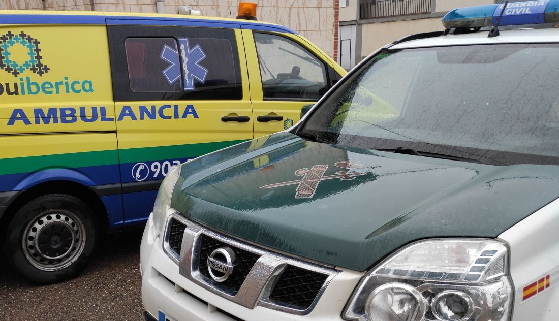 Ambulancia y Guardia Civil