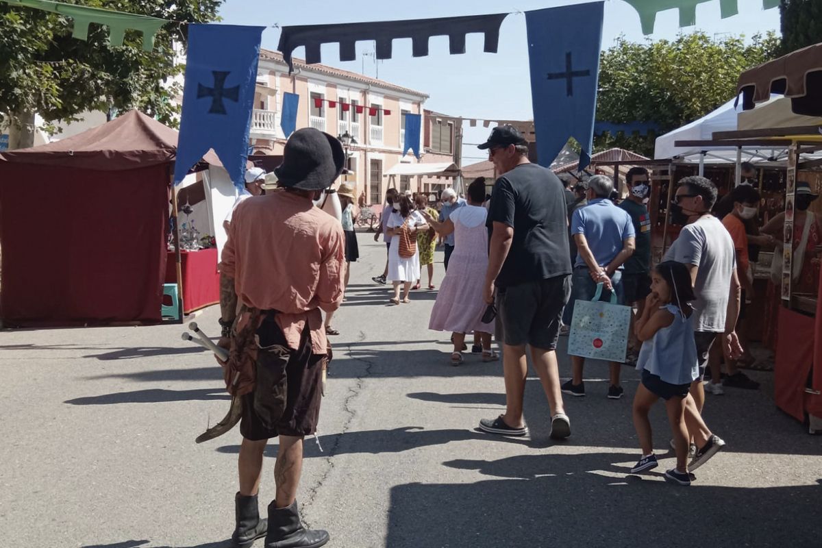 Cantalapiedra ha acogido su VII Feria Castellana con la instalación de una docena de puestos