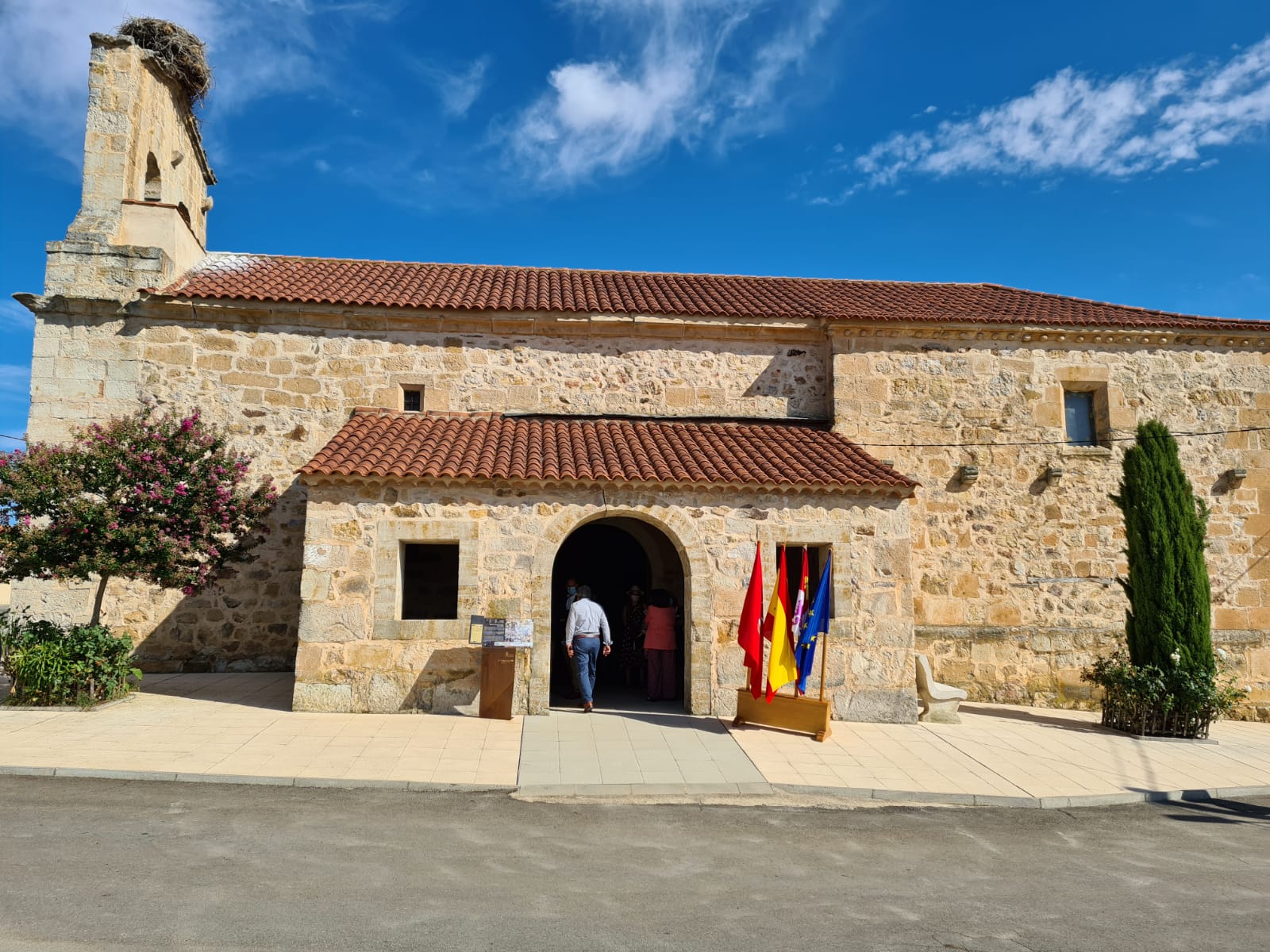 Iluminación iglesia Carrascal de Velambélez. 