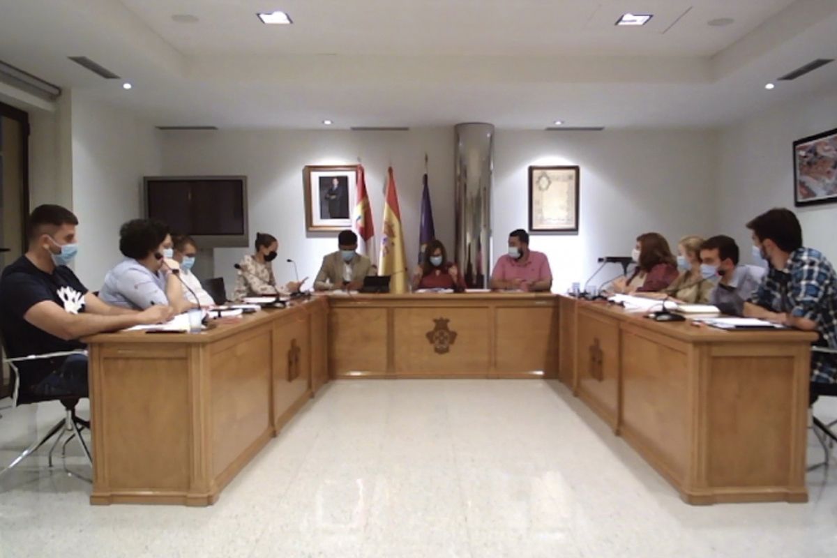 Un momento del pleno del Ayuntamiento de Peñaranda de Bracamonte