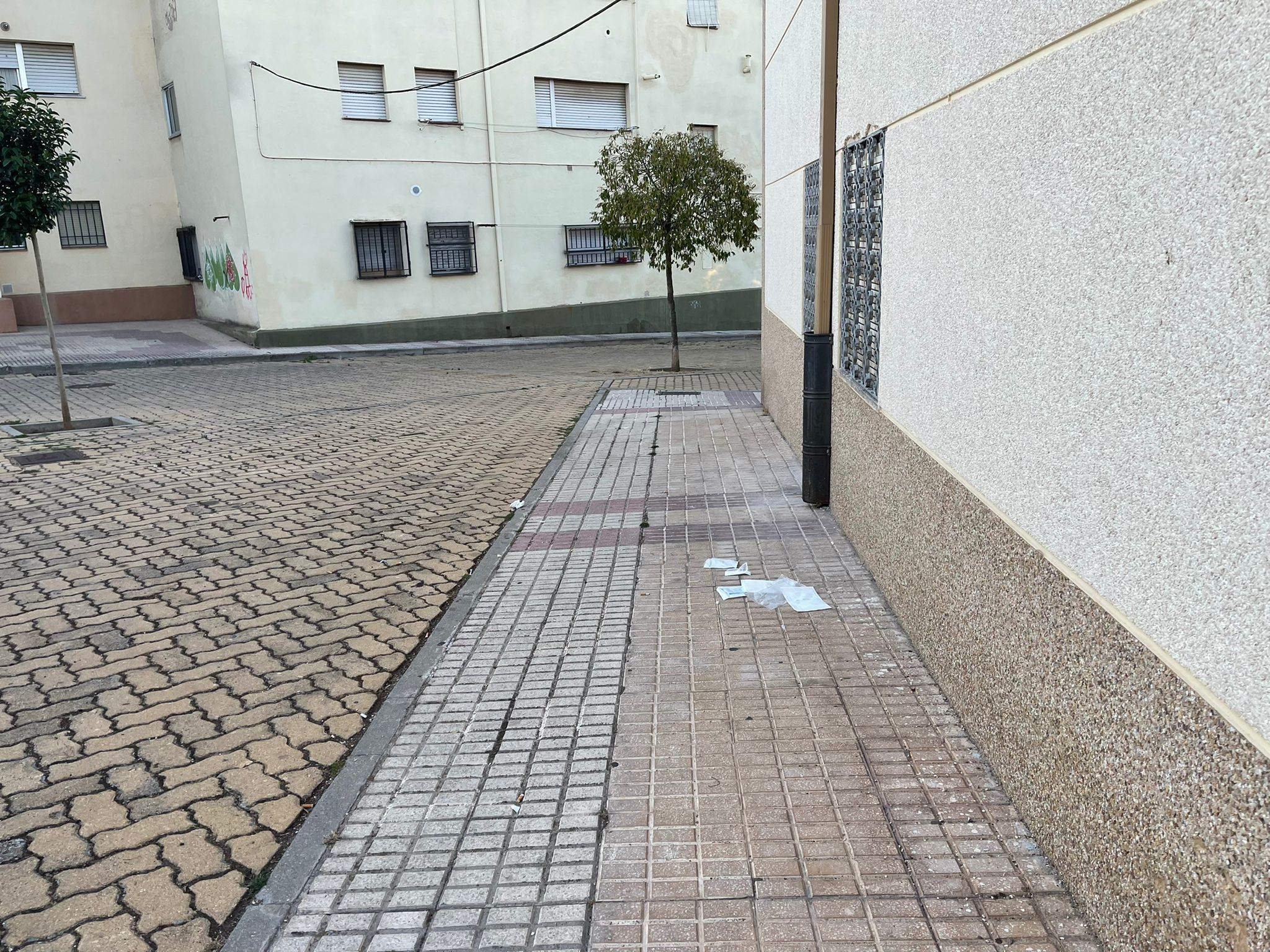 Gasas en el lugar de la caída en la calle Marmolistas