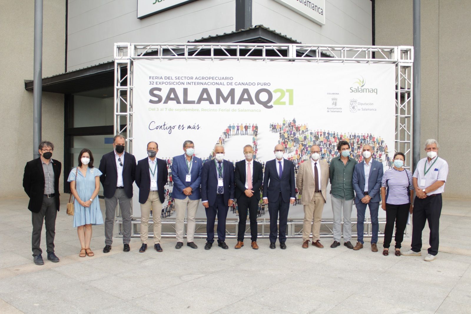 Foto de familia de la presentación de los proyectos de la Diputación y la USAL