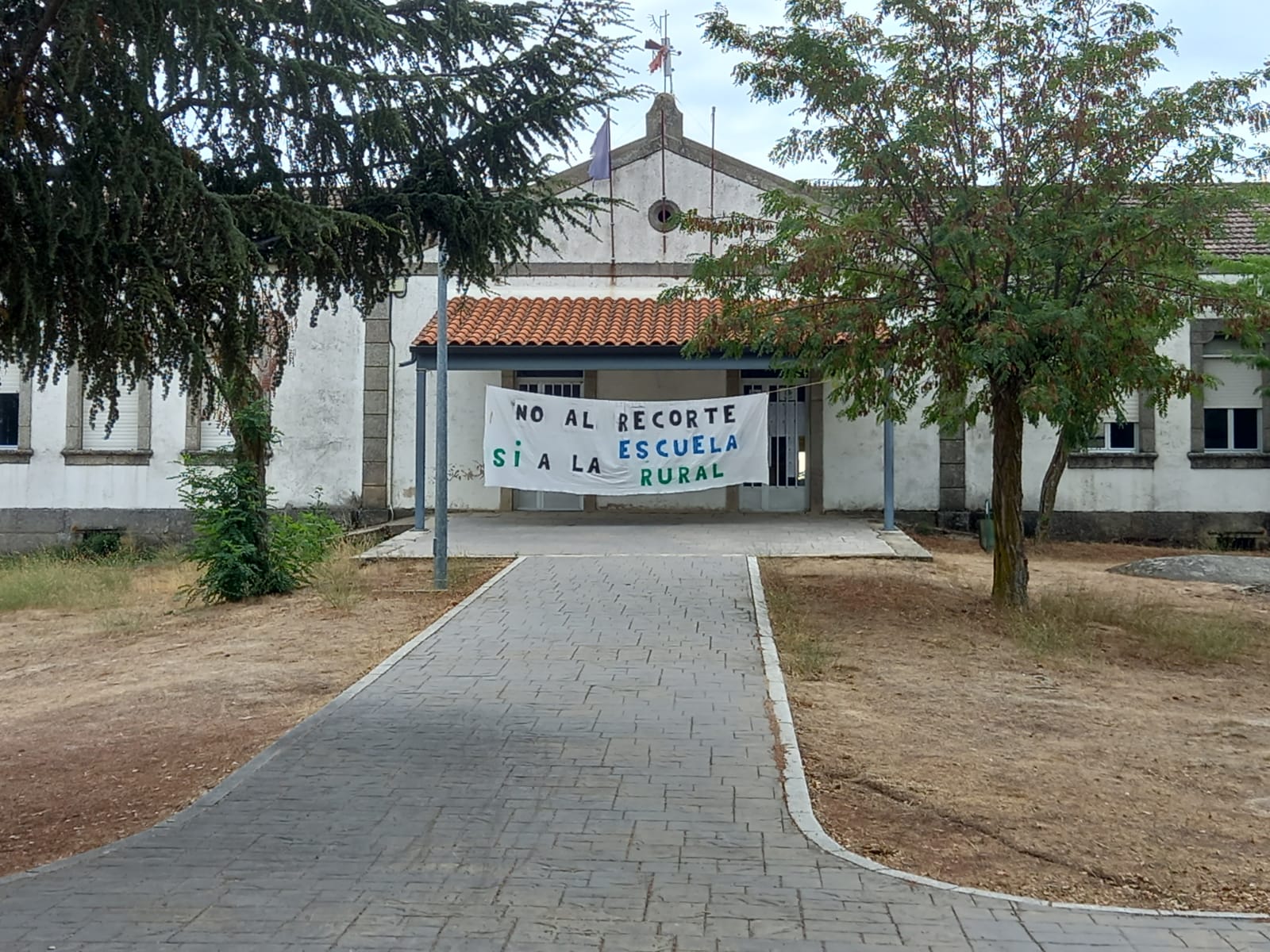 Padres y madres del CRA Río Yeltes de Villavieja siguen con sus protestas