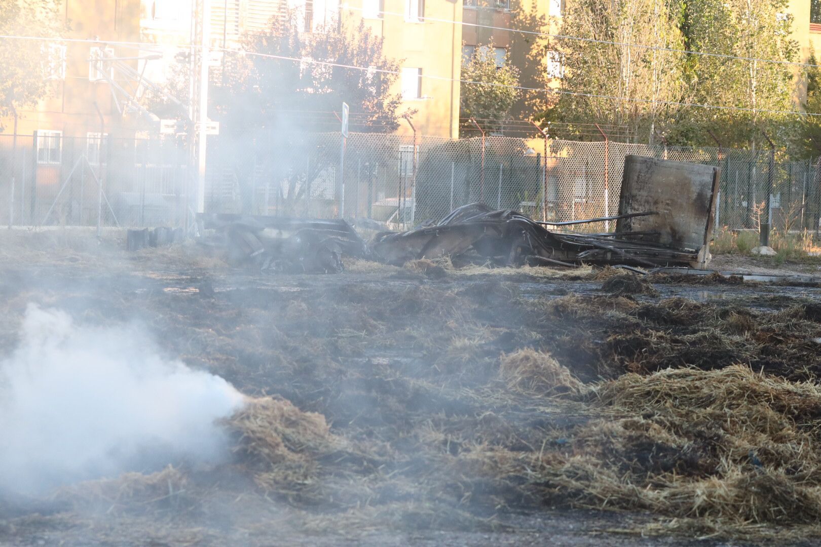 Incendio de un camión de paja en el polígono El Montalvo | Foto: S24H