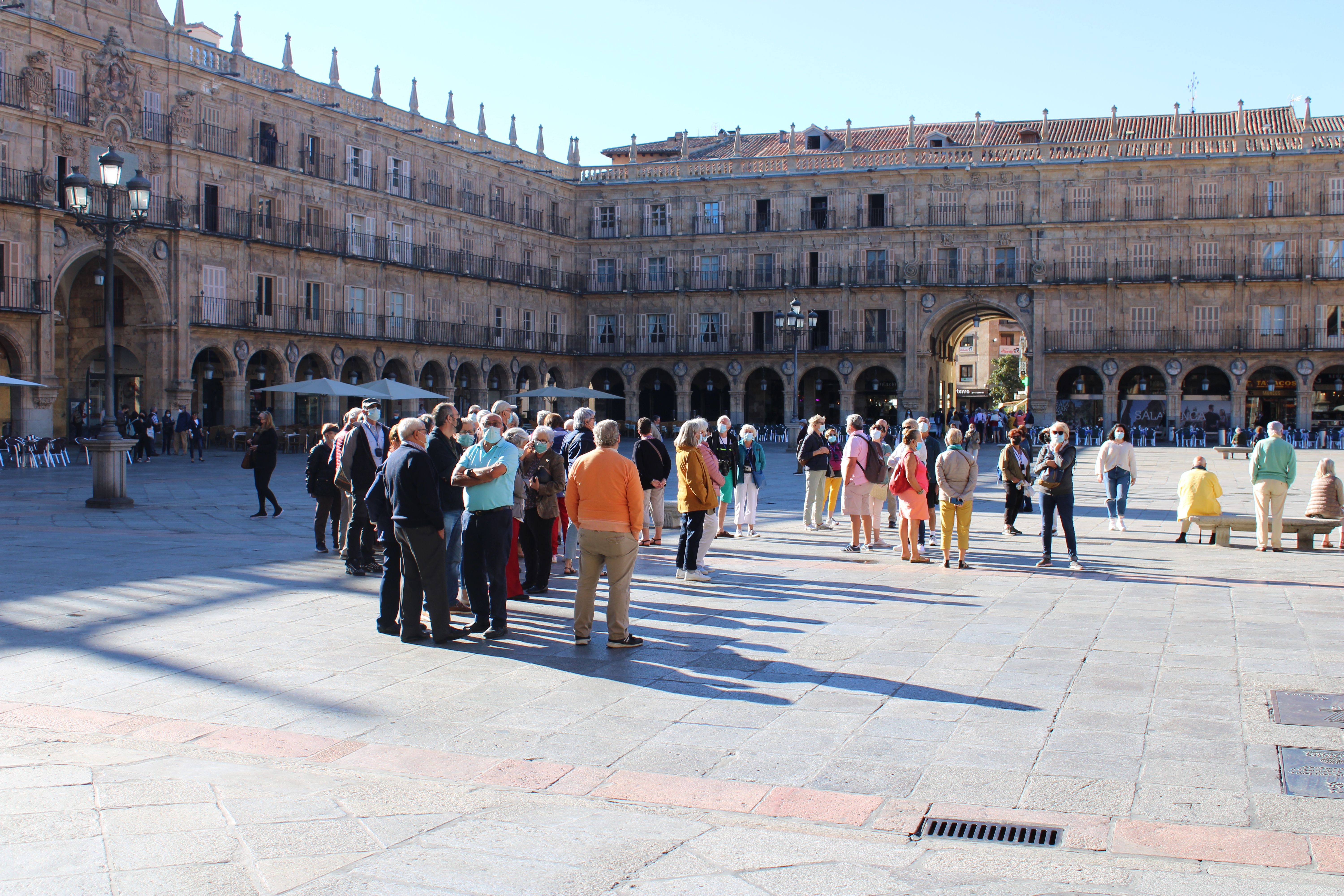 Turistas en la Plaza Mayor de Salamanca