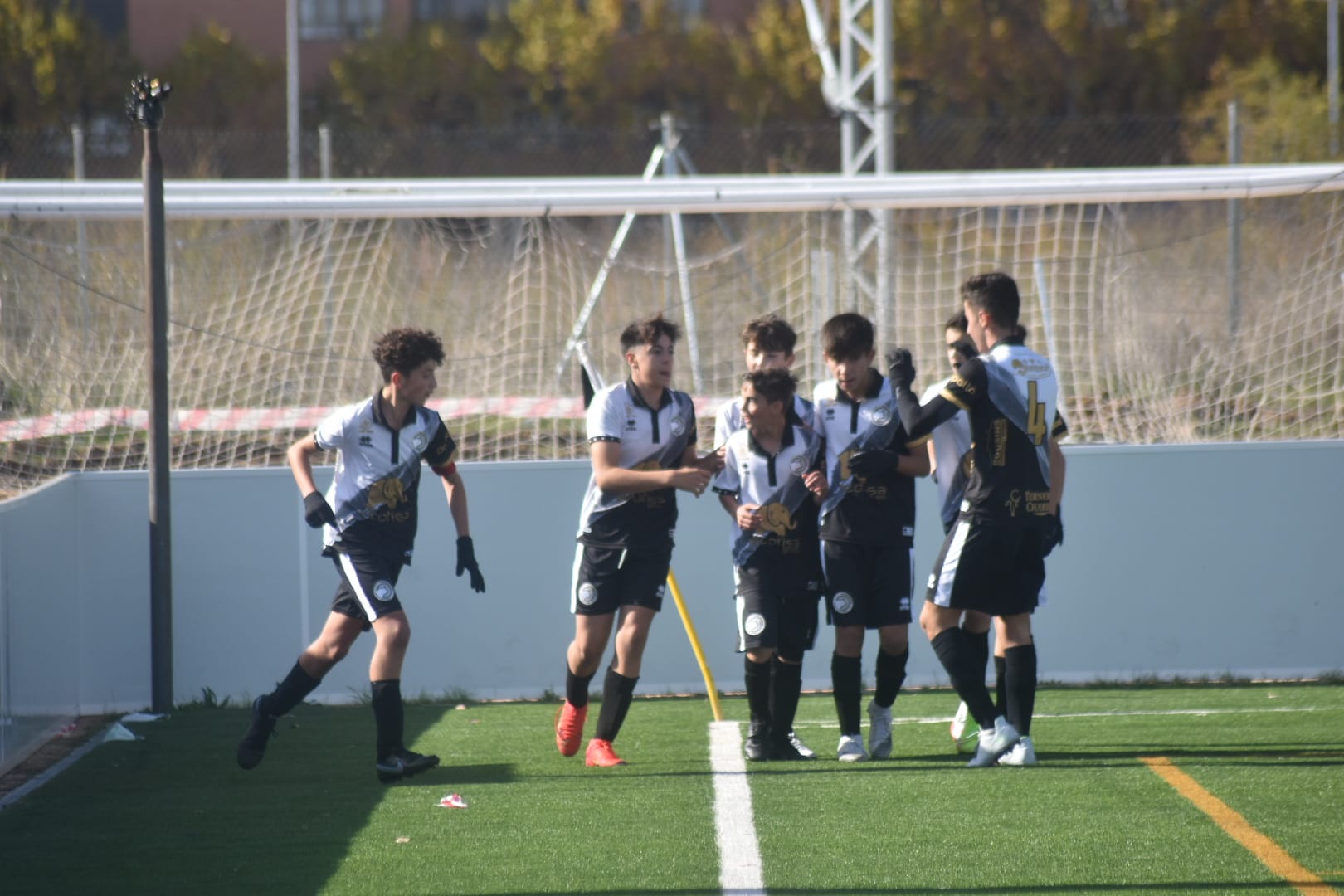 Celebración de un gol del Infantil A de Unionistas / FOTO UNIONISTAS