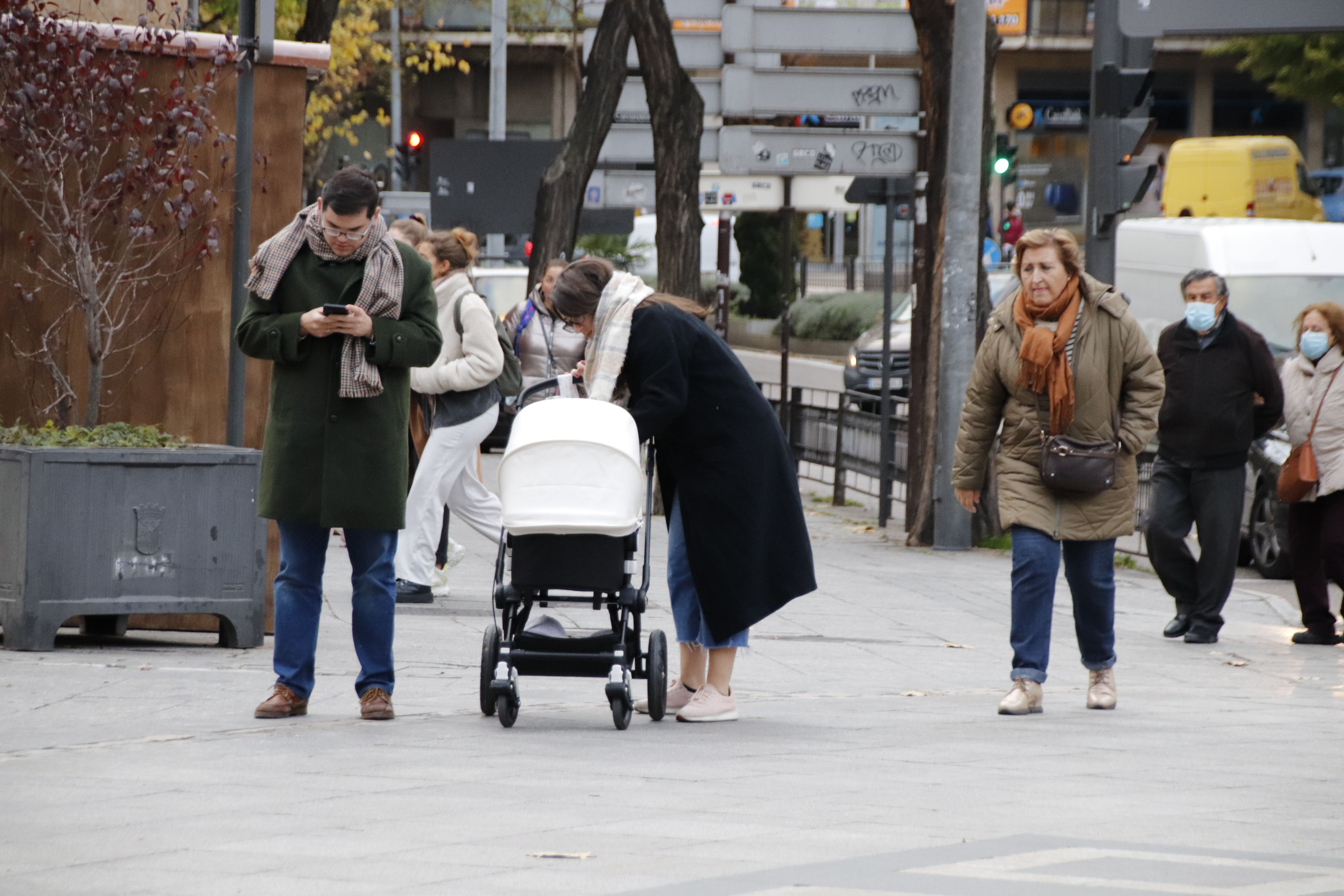 Gente paseando por Salamanca