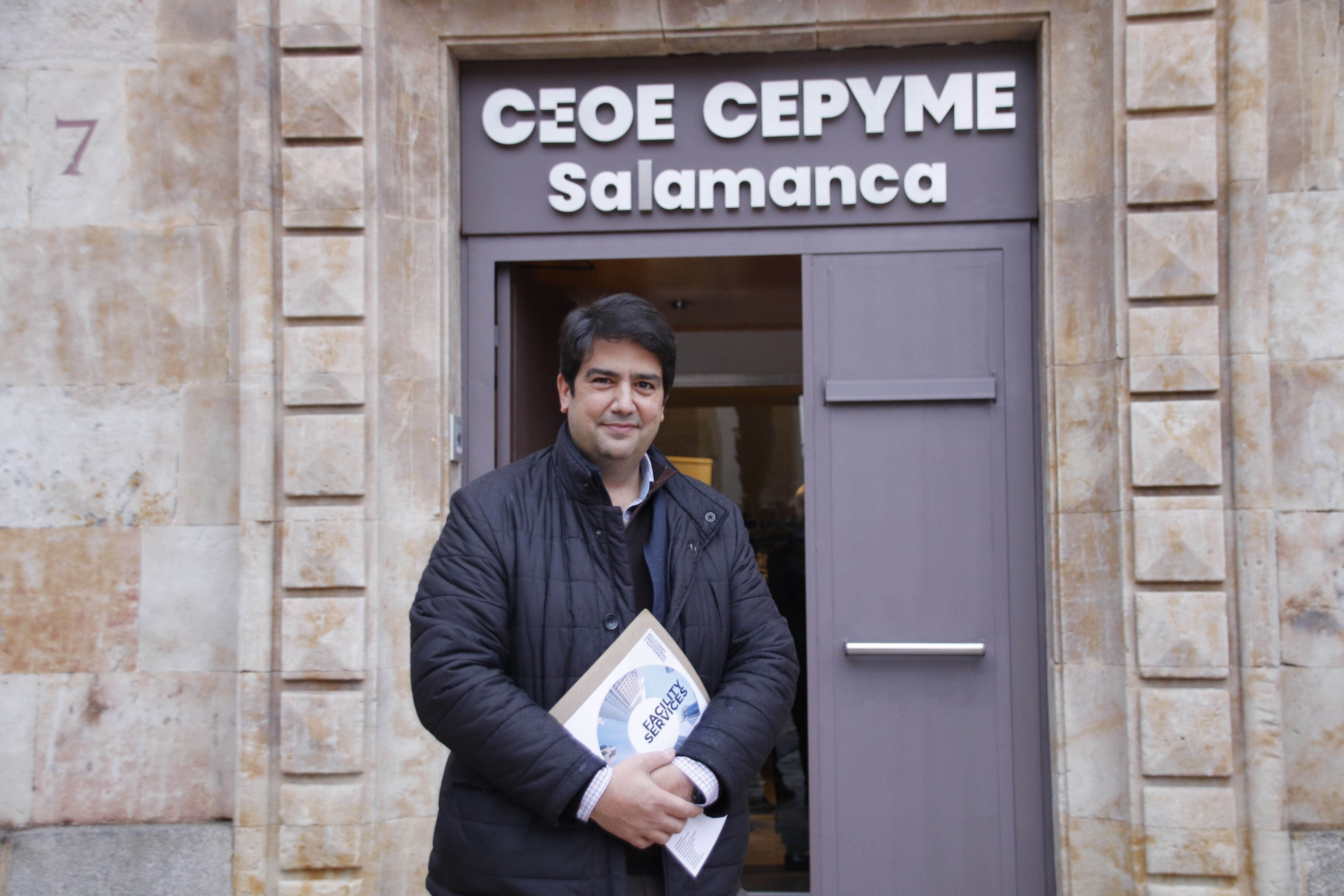 Diego García Hernández, a las puertas de CEOE CEPYME Salamanca. 