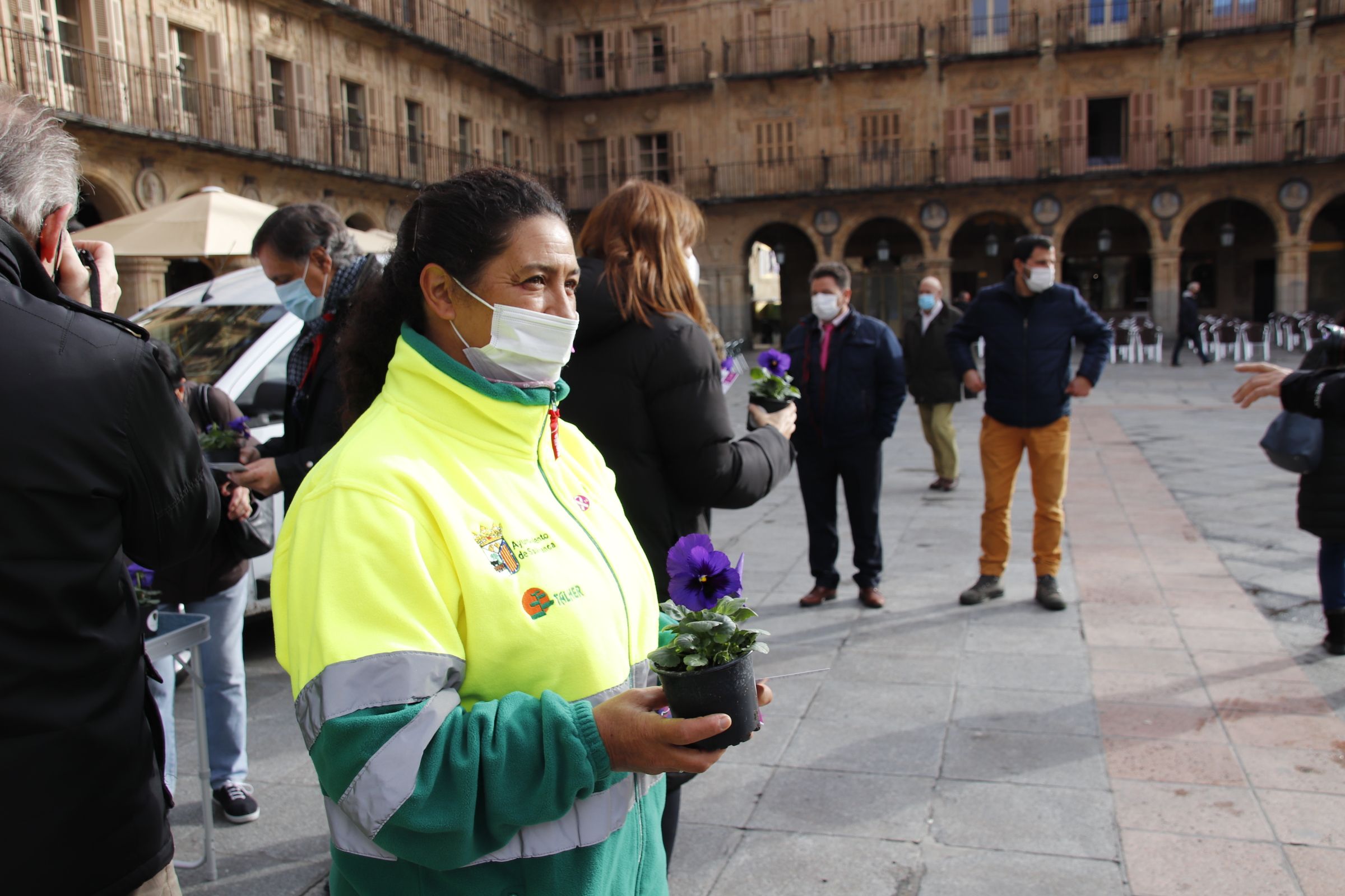 Acto de reconocimiento a las mujeres que realiza la empresa concesionaria de Parques y Jardines 