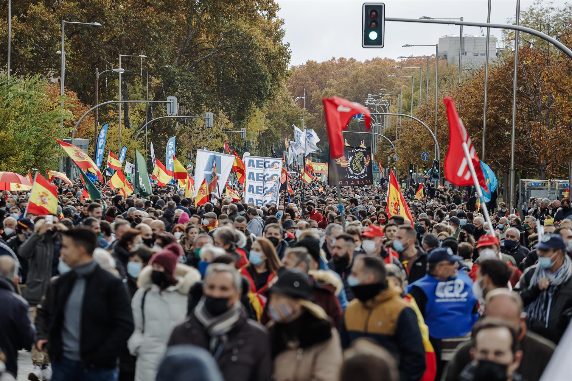 Varias miles de personas en la manifestación en Madrid convocada por Jusapol contra la reforma de la Ley de Seguridad Ciudadana. EP