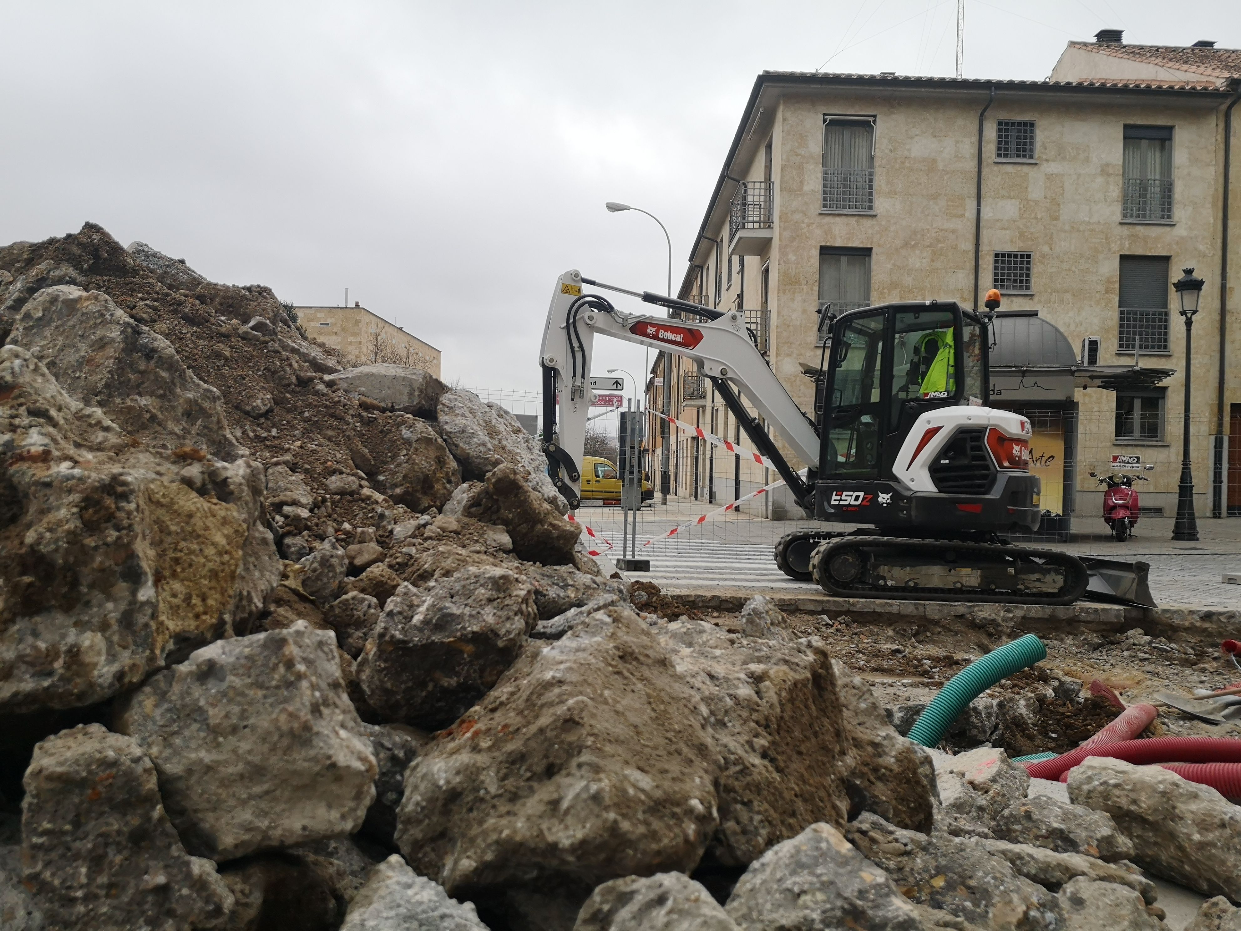 Obras, calles cortadas, estrechamiento