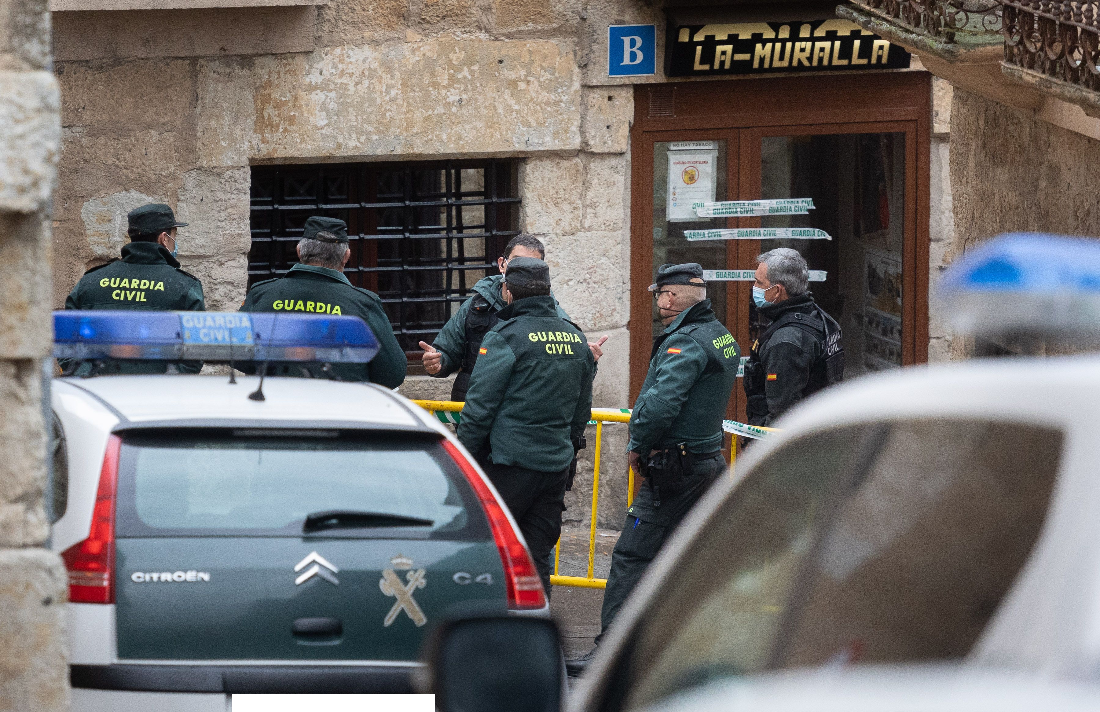 Guardia Civil presente en el lugar de los hechos, donde ha fallecido una persona por herida de arma blanca | Vicente | Agencia Ical