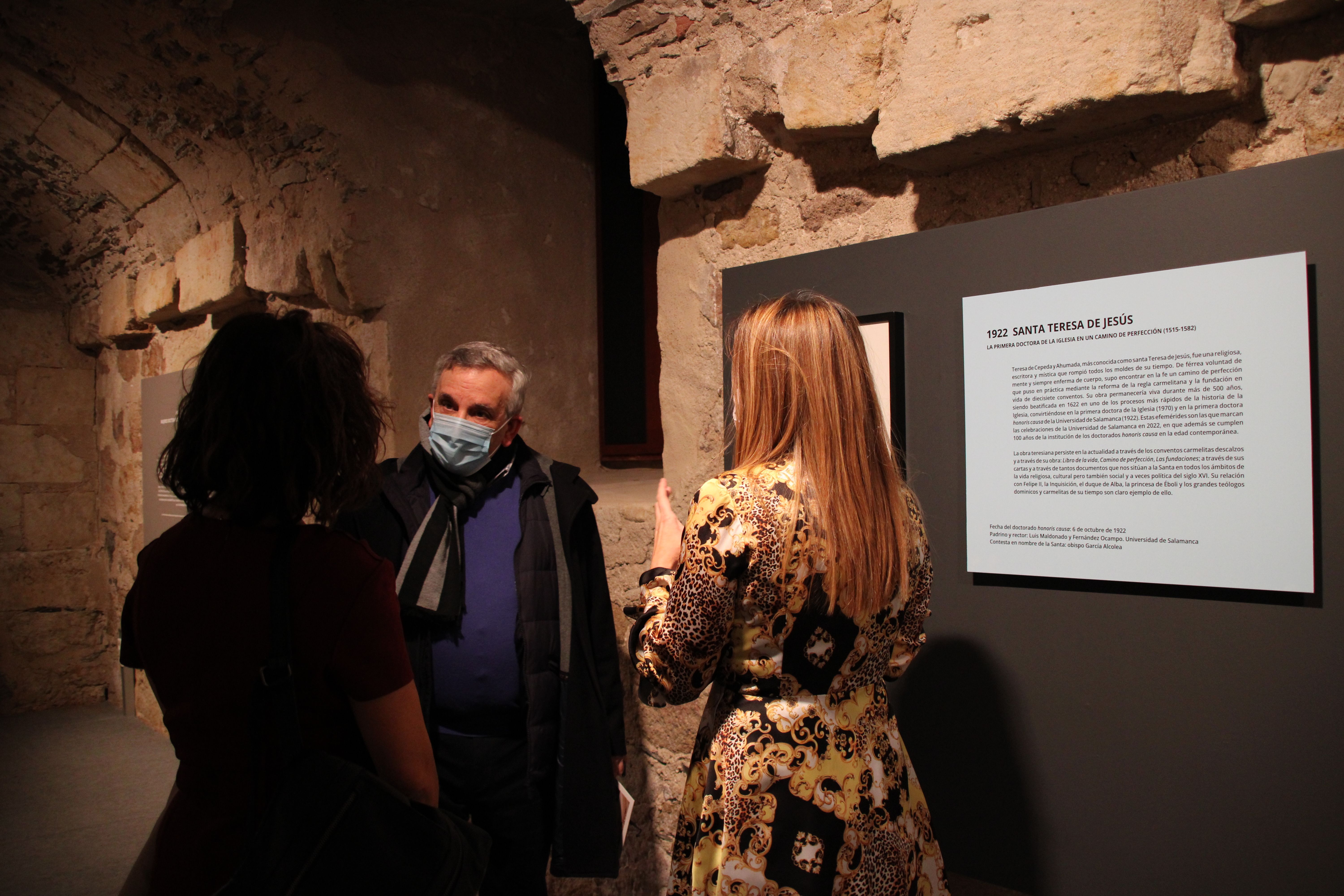 Inauguración de la exposición ‘Honoris causa. 100 años con mujeres doctoras en la Universidad de Salamanca’