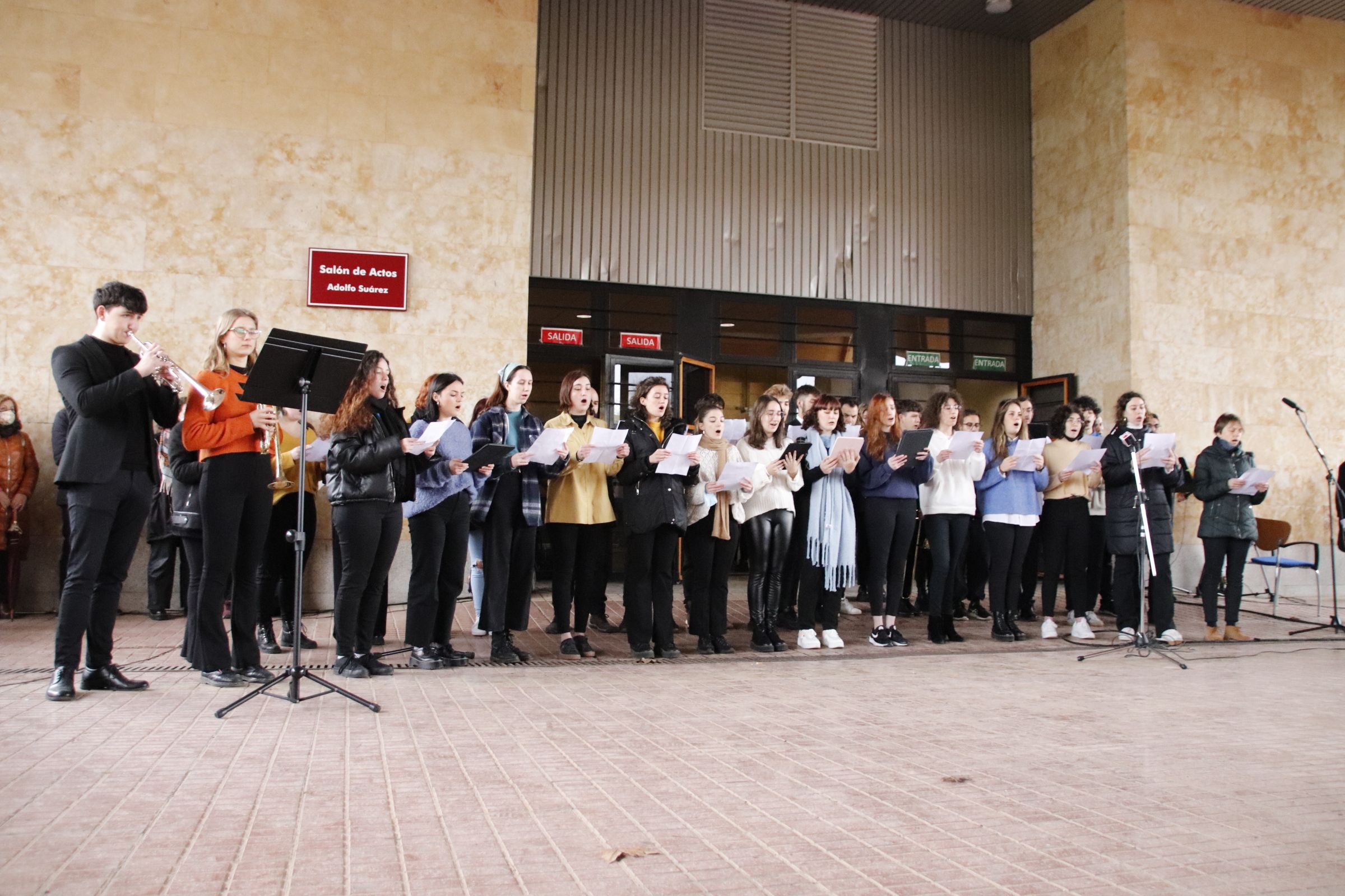 Concentración universitaria por la paz en Ucrania