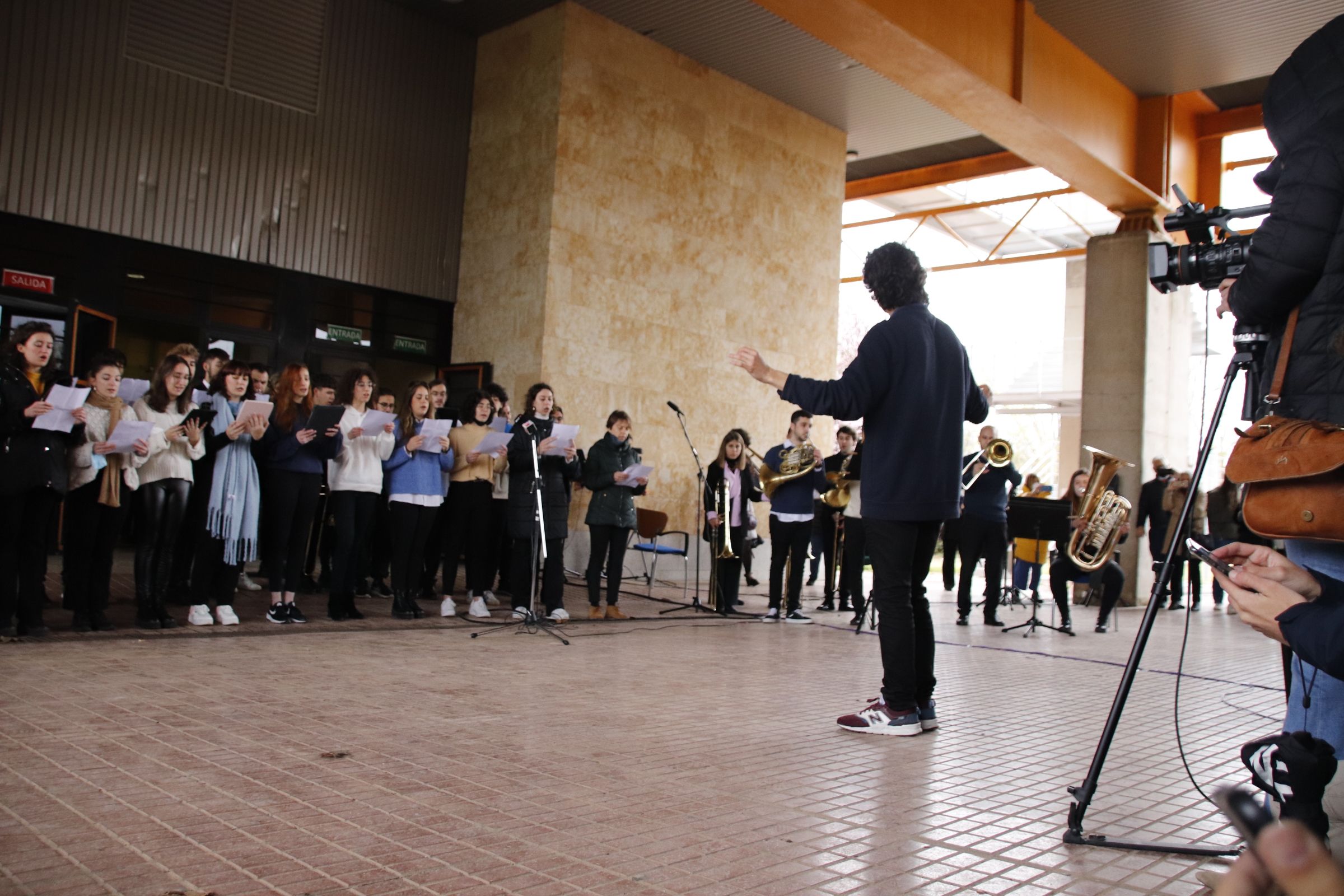 Concentración universitaria por la paz en Ucrania