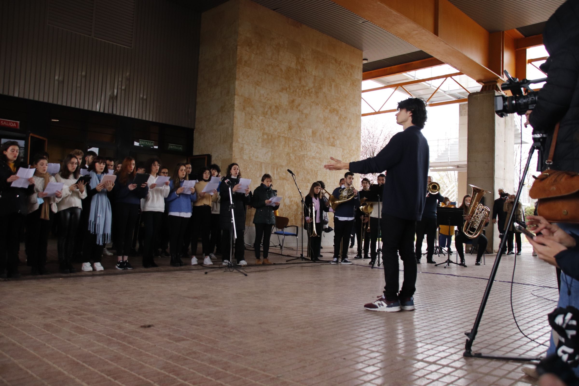 Concentración universitaria por la paz en Ucrania