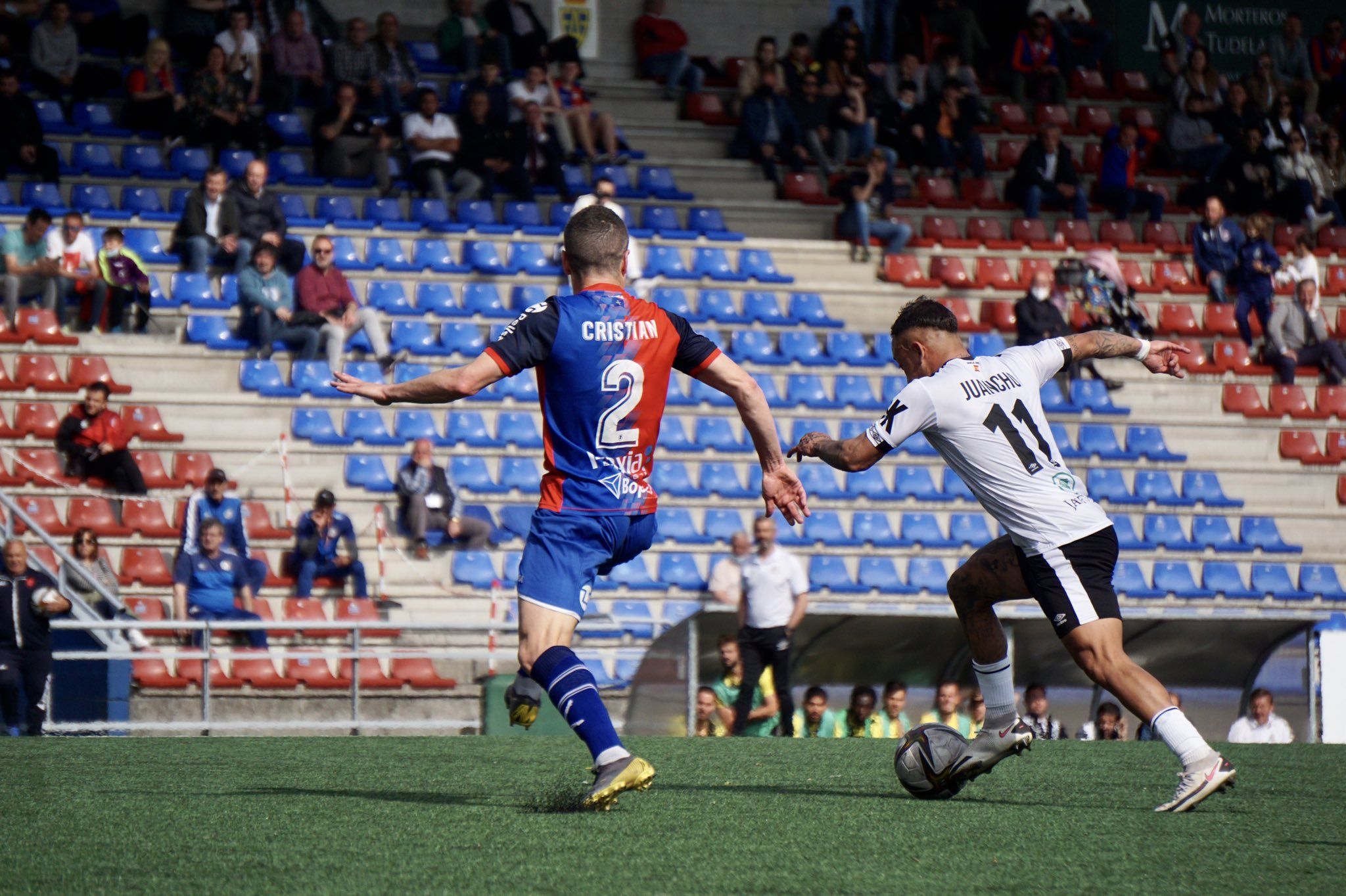 Juancho, ante el Langreo | FOTO SALAMANCA CF UDS