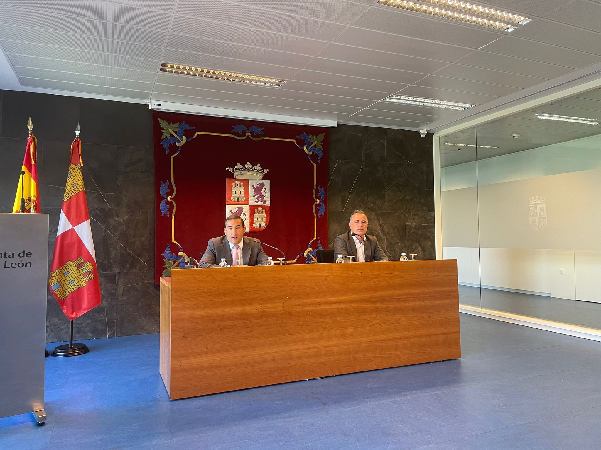 El delegado territorial de la Junta de Castilla y León en Salamanca, Eloy Ruiz, junto al jefe del Servicio Territorial de Fomento, Raúl San Segundo | Salamanca 24 Horas