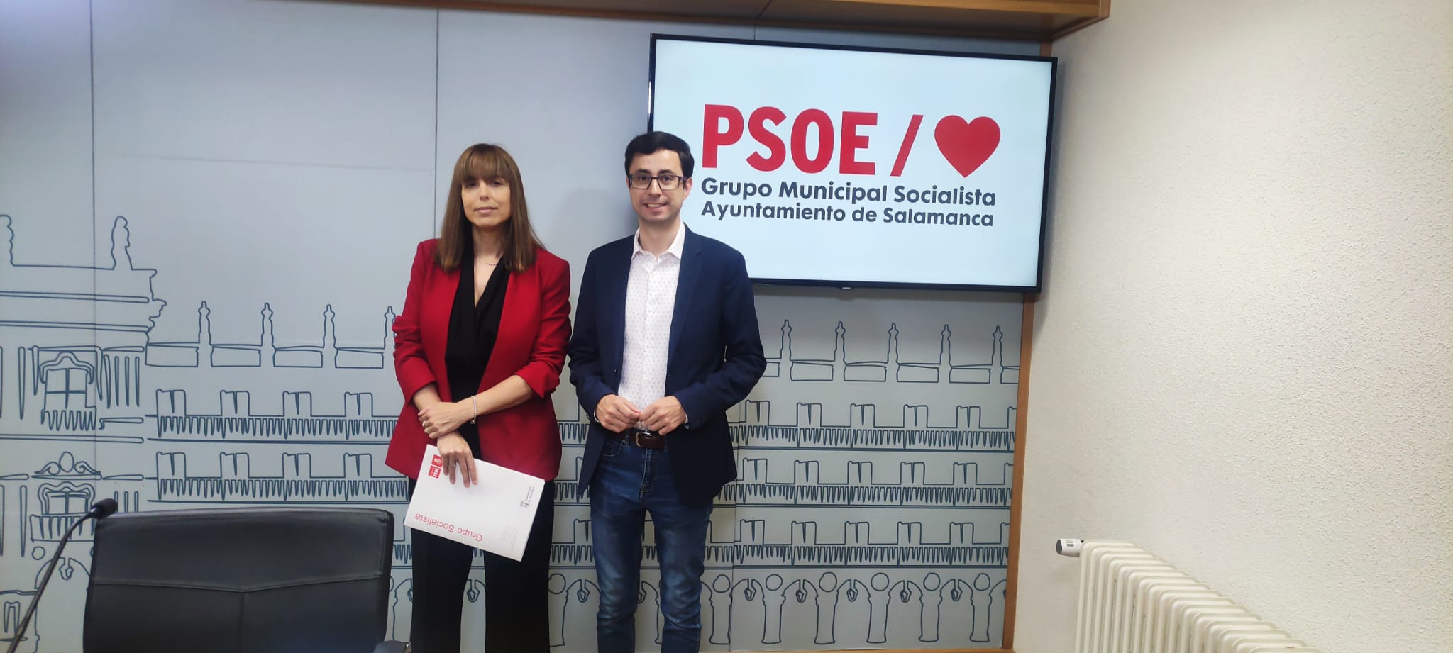 Rueda de prensa del PSOE para denunciar irregularidades del contrato de mantenimiento de jardines 