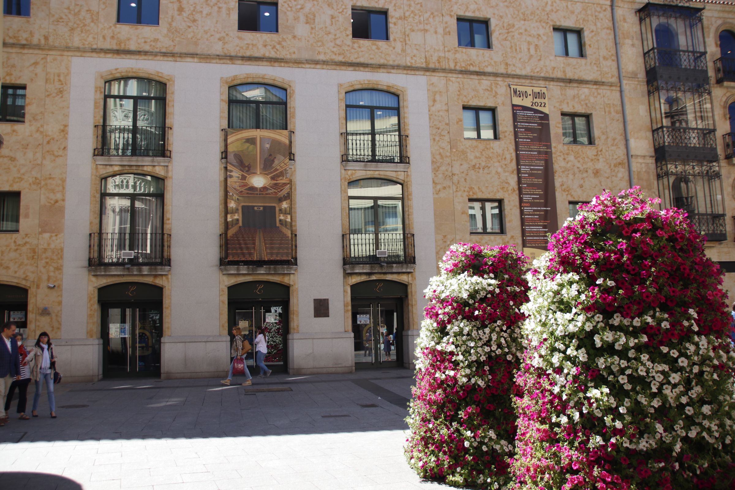 Fachada del teatro Liceo. Foto de archivo