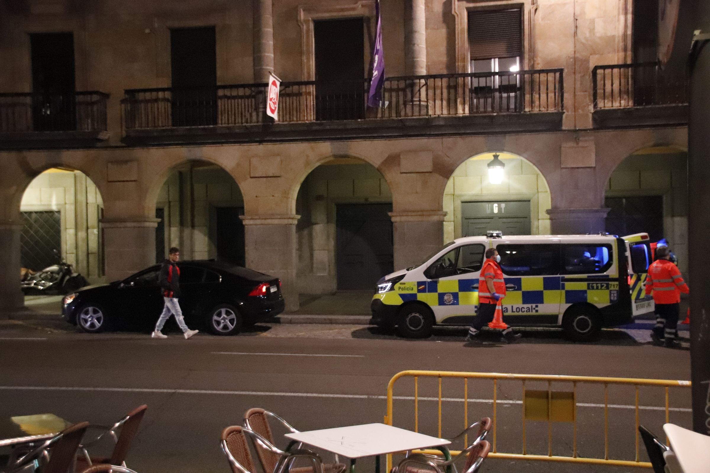 imagen de archivo, patrulla de Policía local en Gran Vía de noche