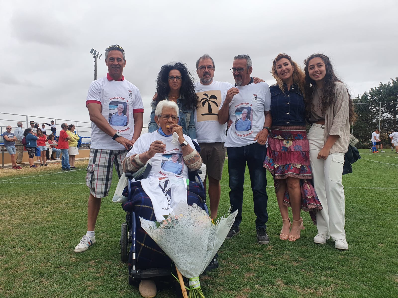 Joaquín Grimaldo es homenajeado en Doñinos y dará nombre al campo de fútbol de la localidad | Salamanca 24 Horas