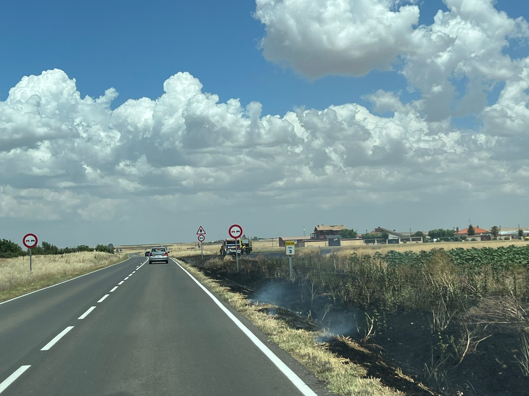 Incendio en Monterrubio. Foto S24H (4)