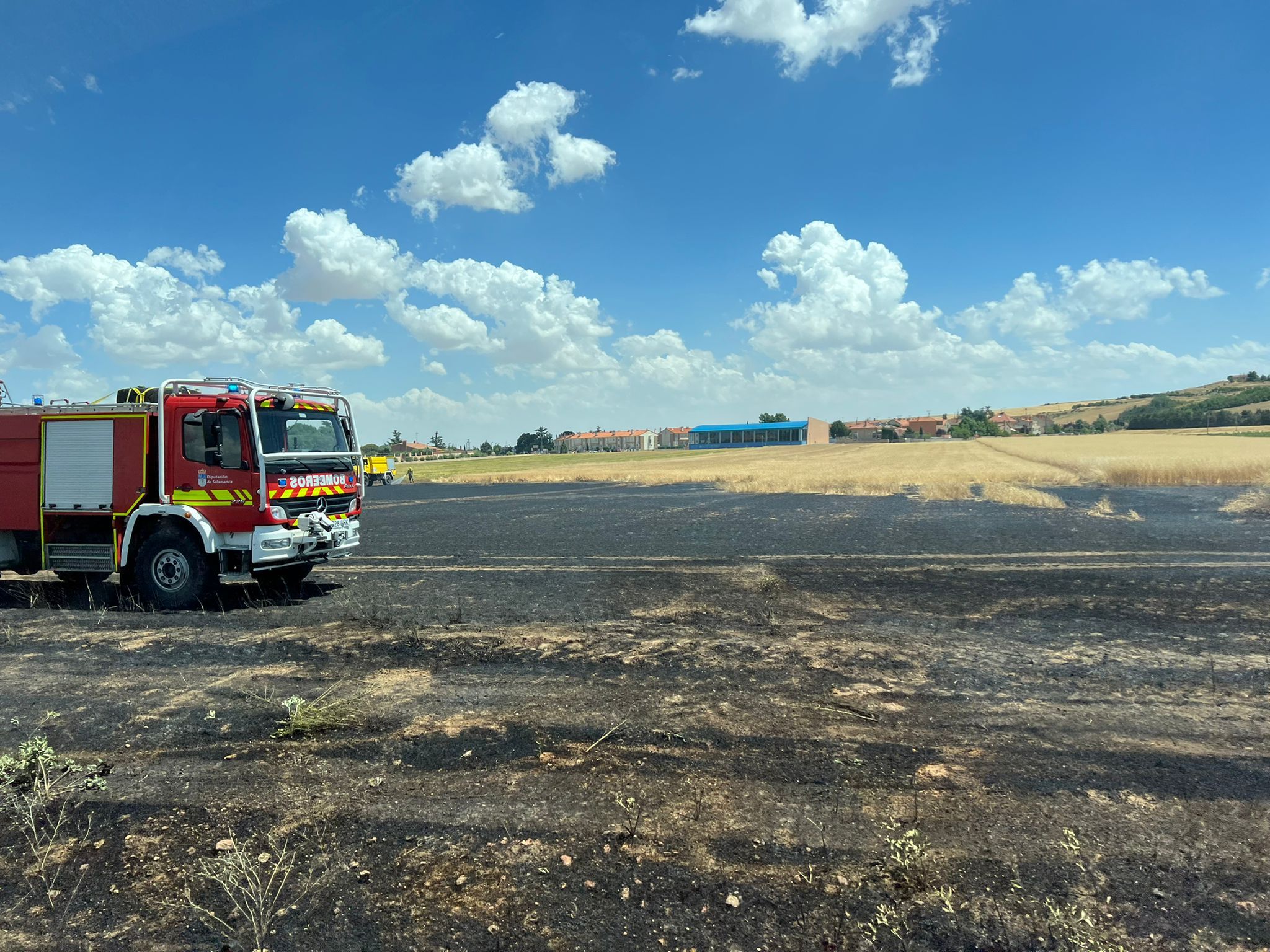 Incendio en Monterrubio. Foto S24H (12)