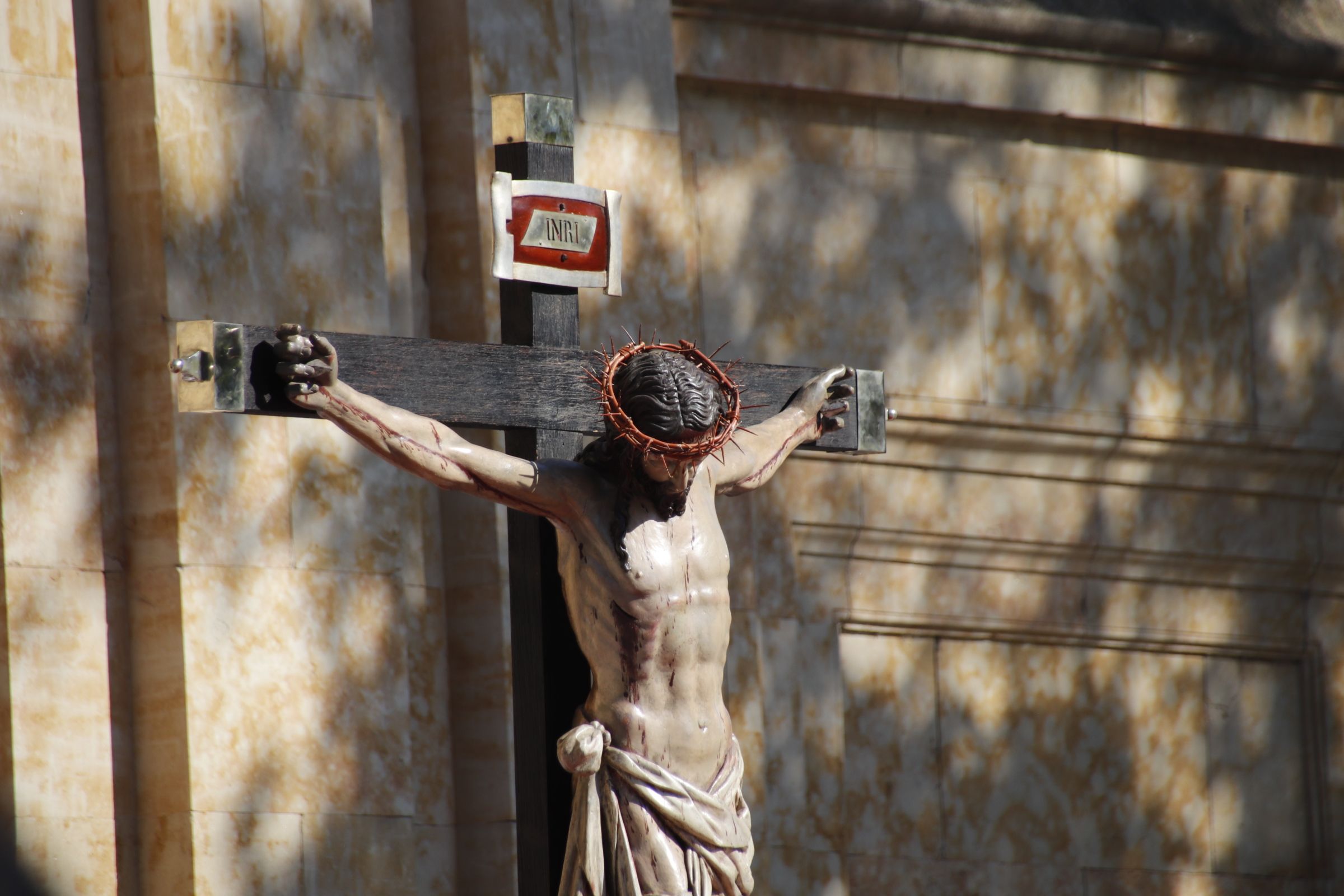 Salida en Procesión del Cristo del Amor y la Paz por su 50 aniversario