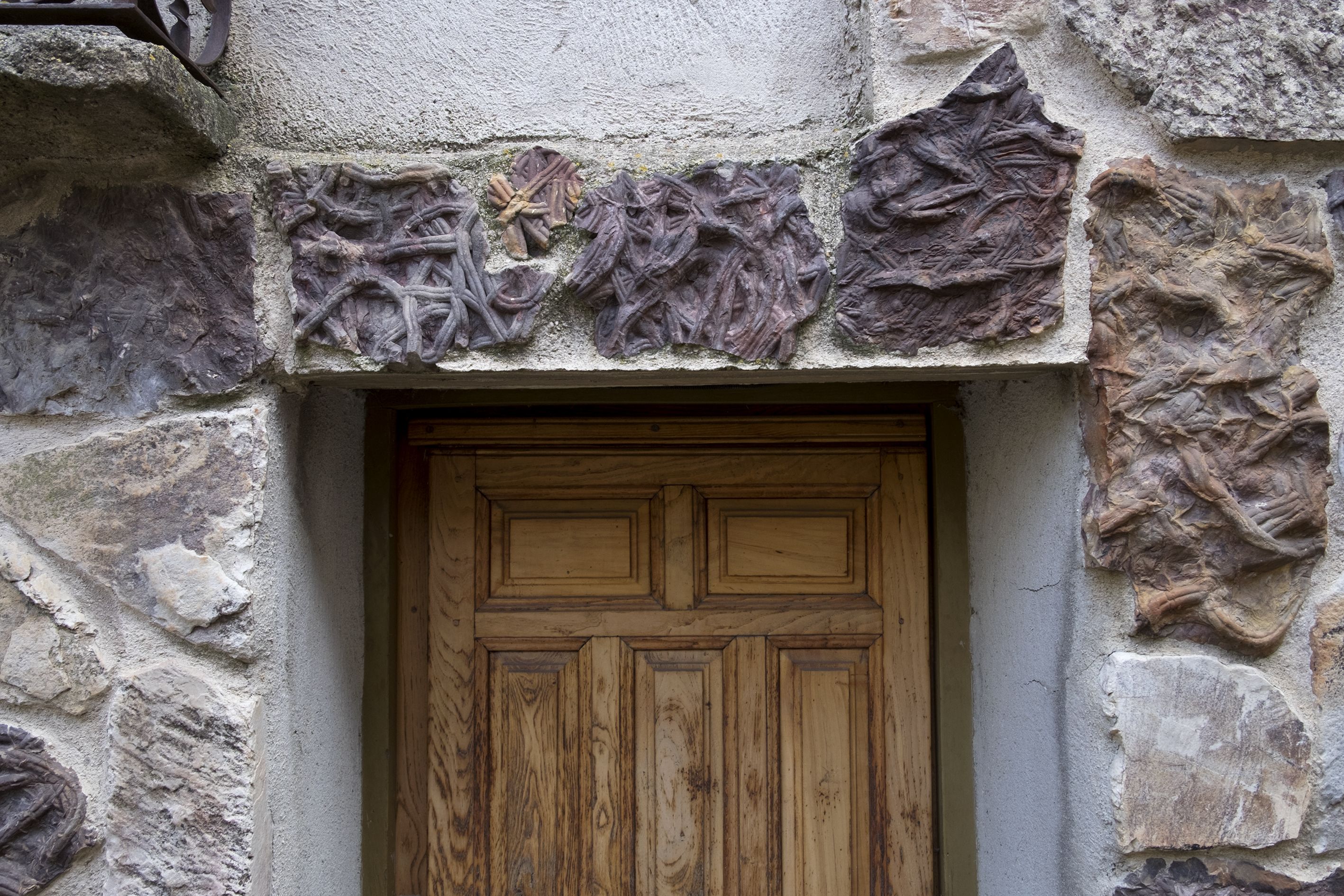 Foto de una de las fachadas de una vivienda de Monsagro | Foto: Jesús Formigo