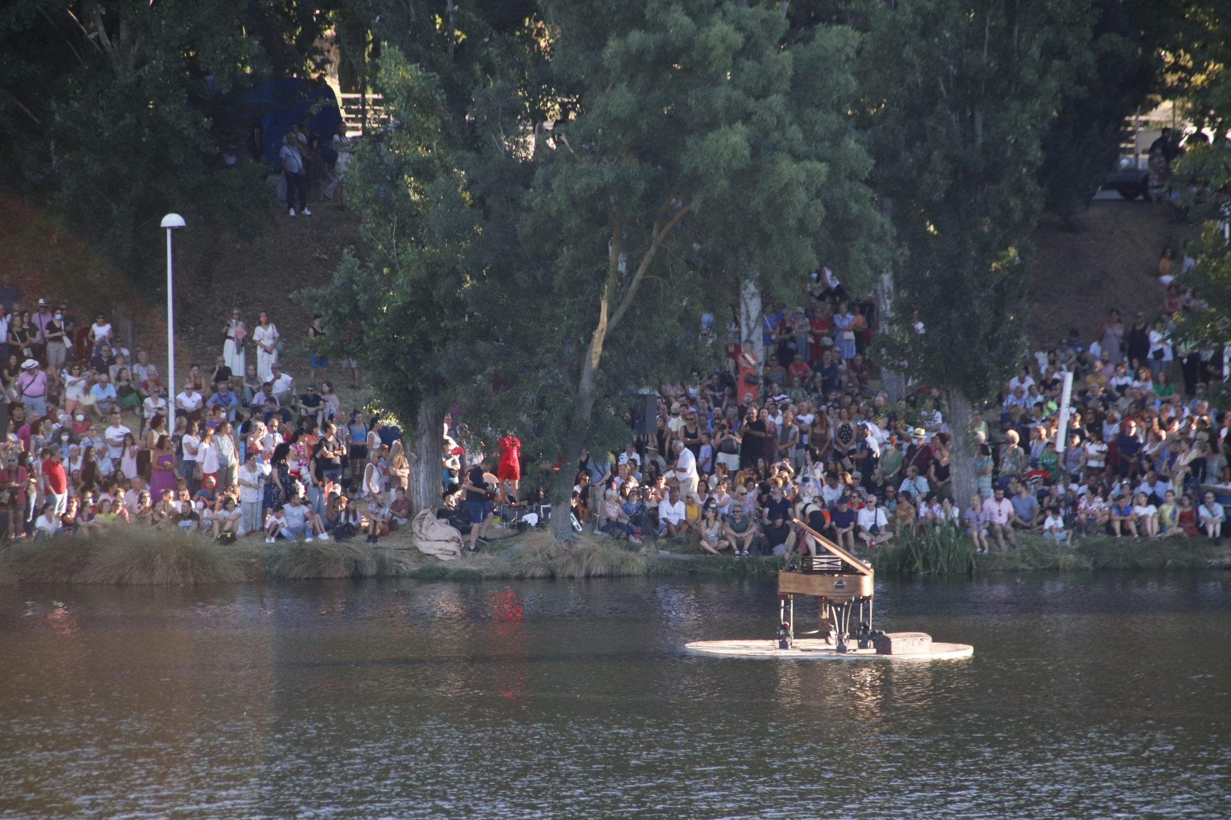 Espectáculo ‘Flota idónea. El piano flotante’