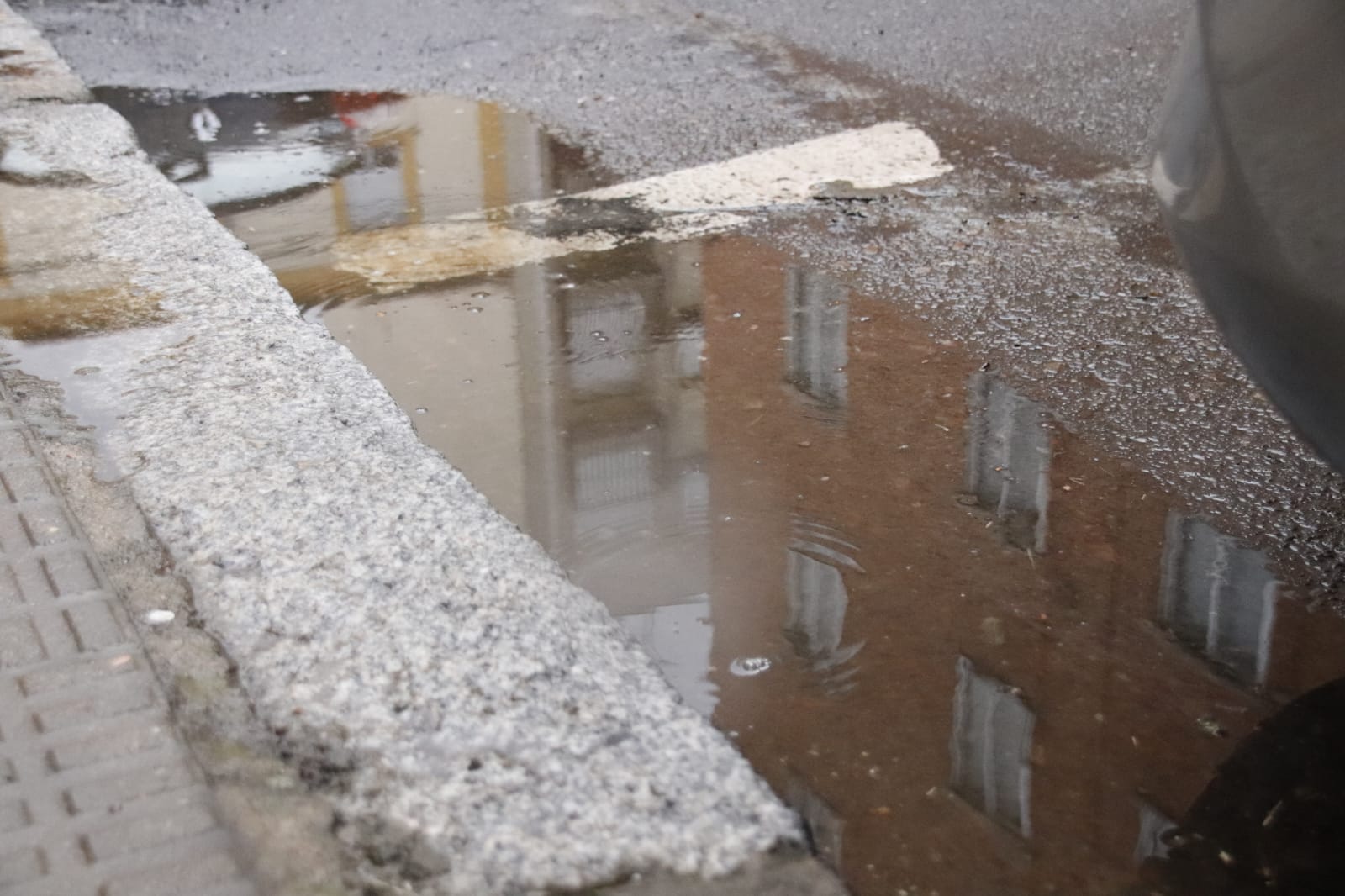 Lluvia en Salamanca.Foto de archivo