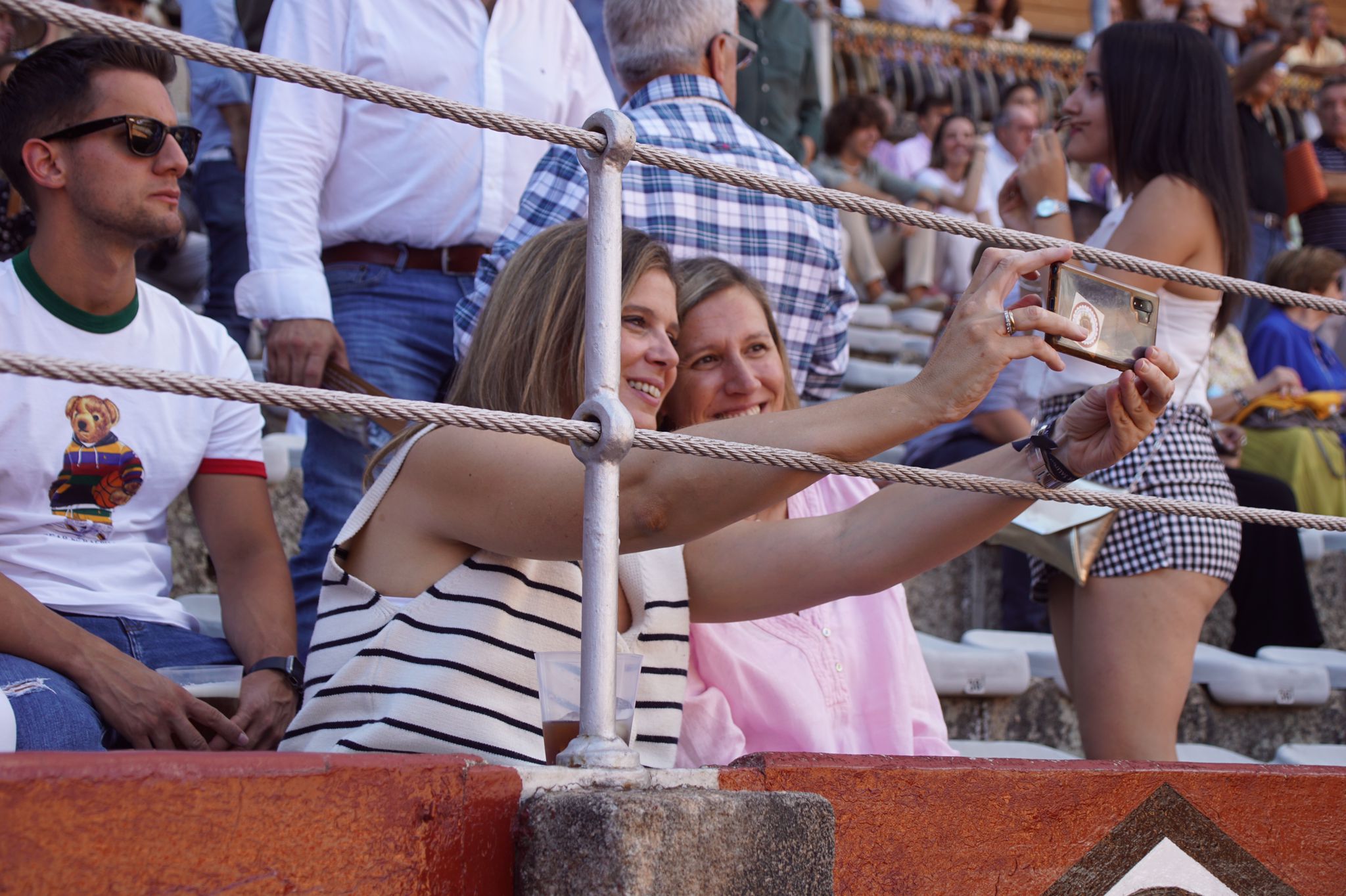  Ambiente en los tendidos de La Glorieta durante la novillada