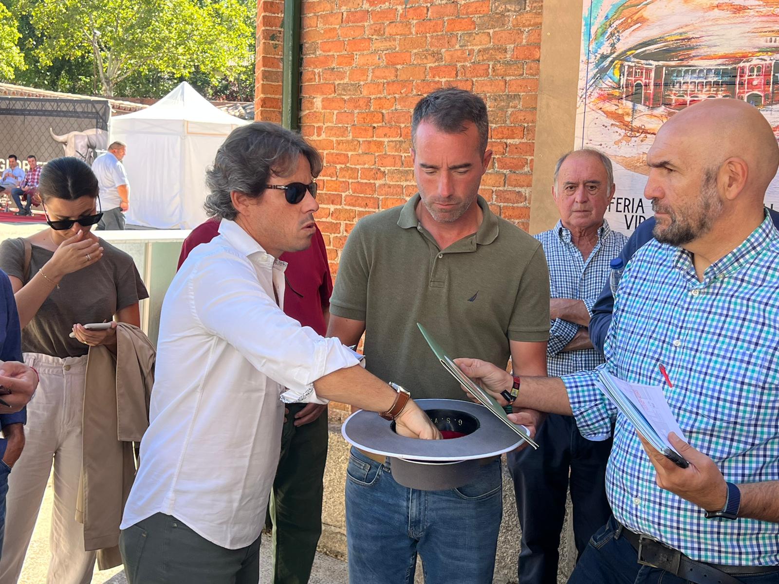 Ambiente en el sorteo en la corrida de Garcigrande