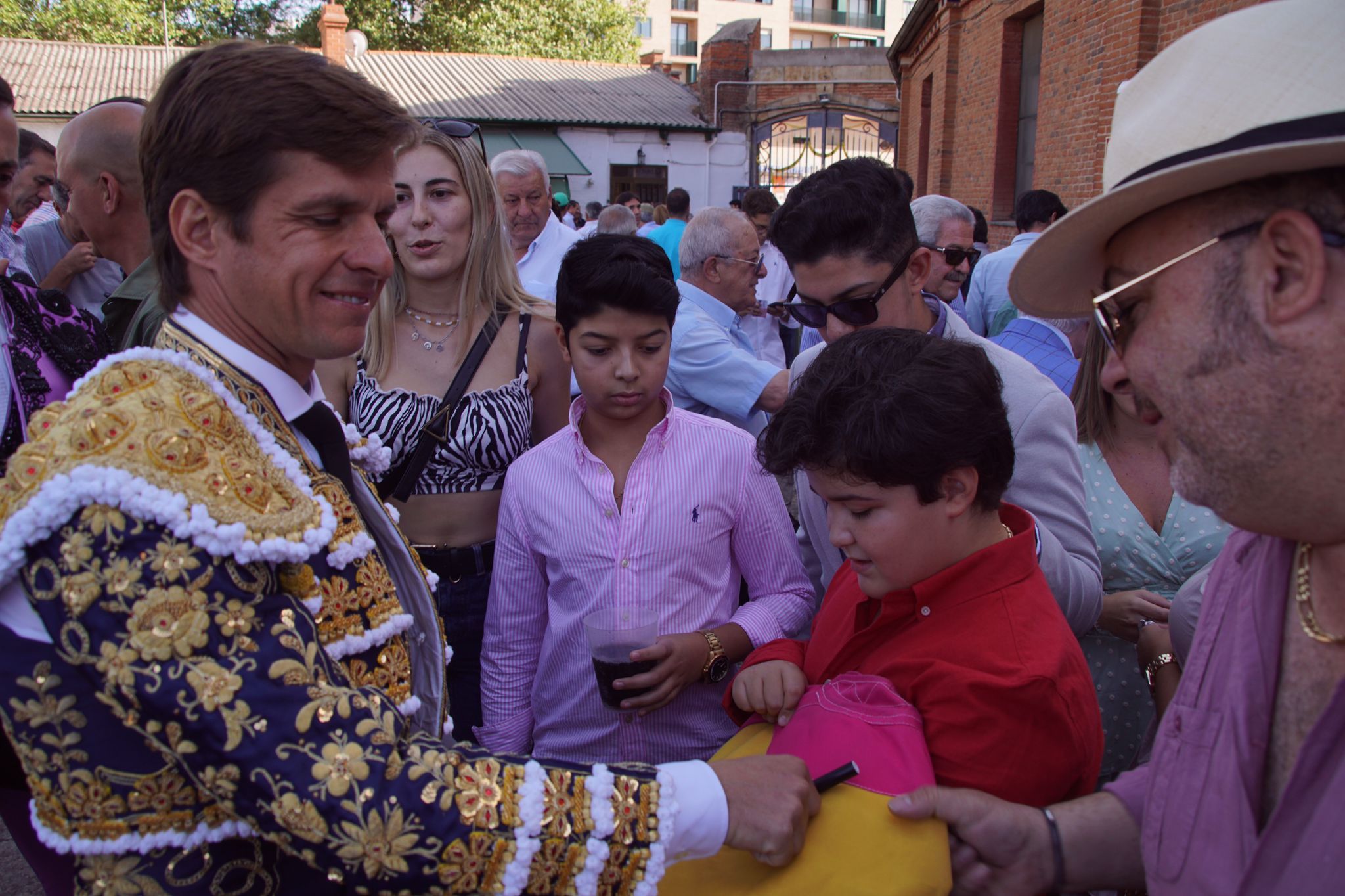 ambiente en el patio de cuadrillas de La Glorieta este domingo  (17)