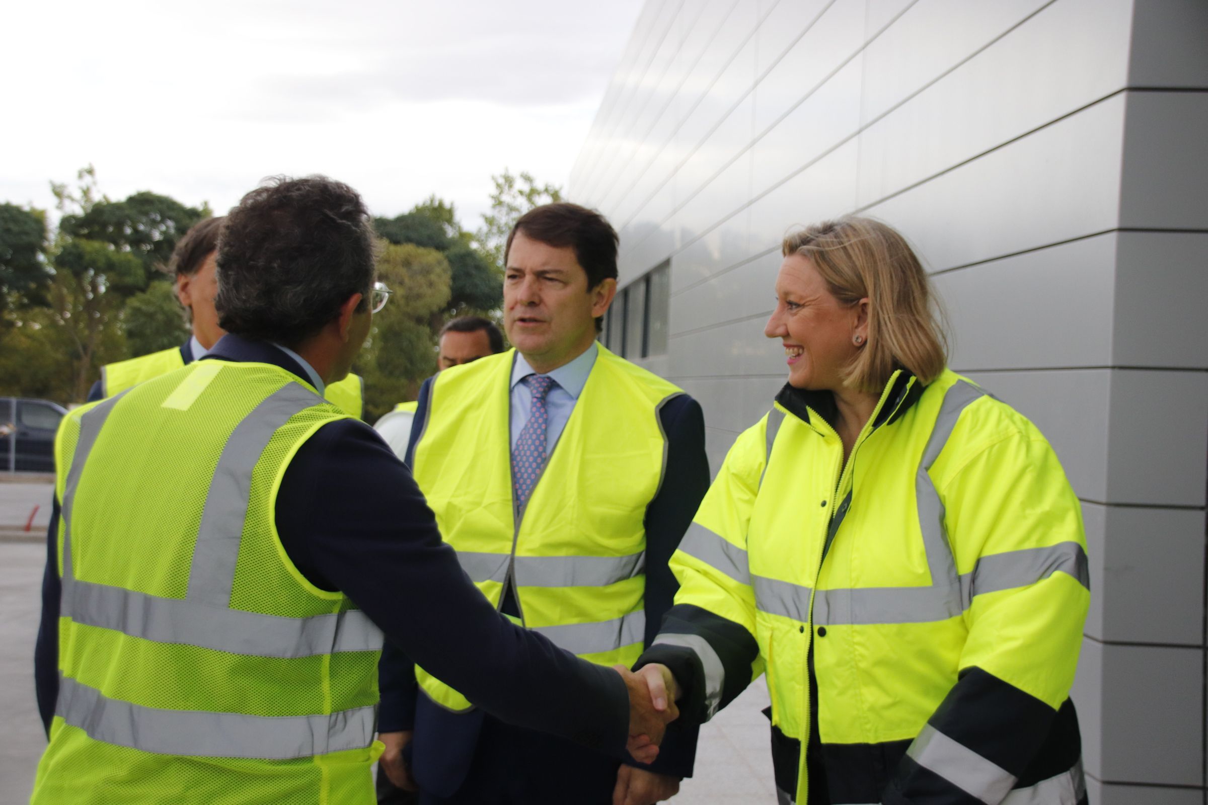 Mañueco, visita  las obras de la nueva Residencia de la Tercera Edad, San Juan de Sahagún