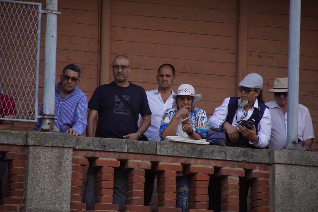  Así ha sido el ambiente en el patio de cuadrillas de La Glorieta, este viernes, antes de la corrida de Galache. Fotos Juanes